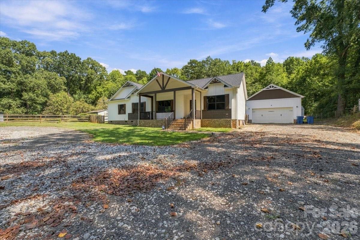 Single Family Residence at 2481 Shelton Avenue, Statesville, photo 3 of 44