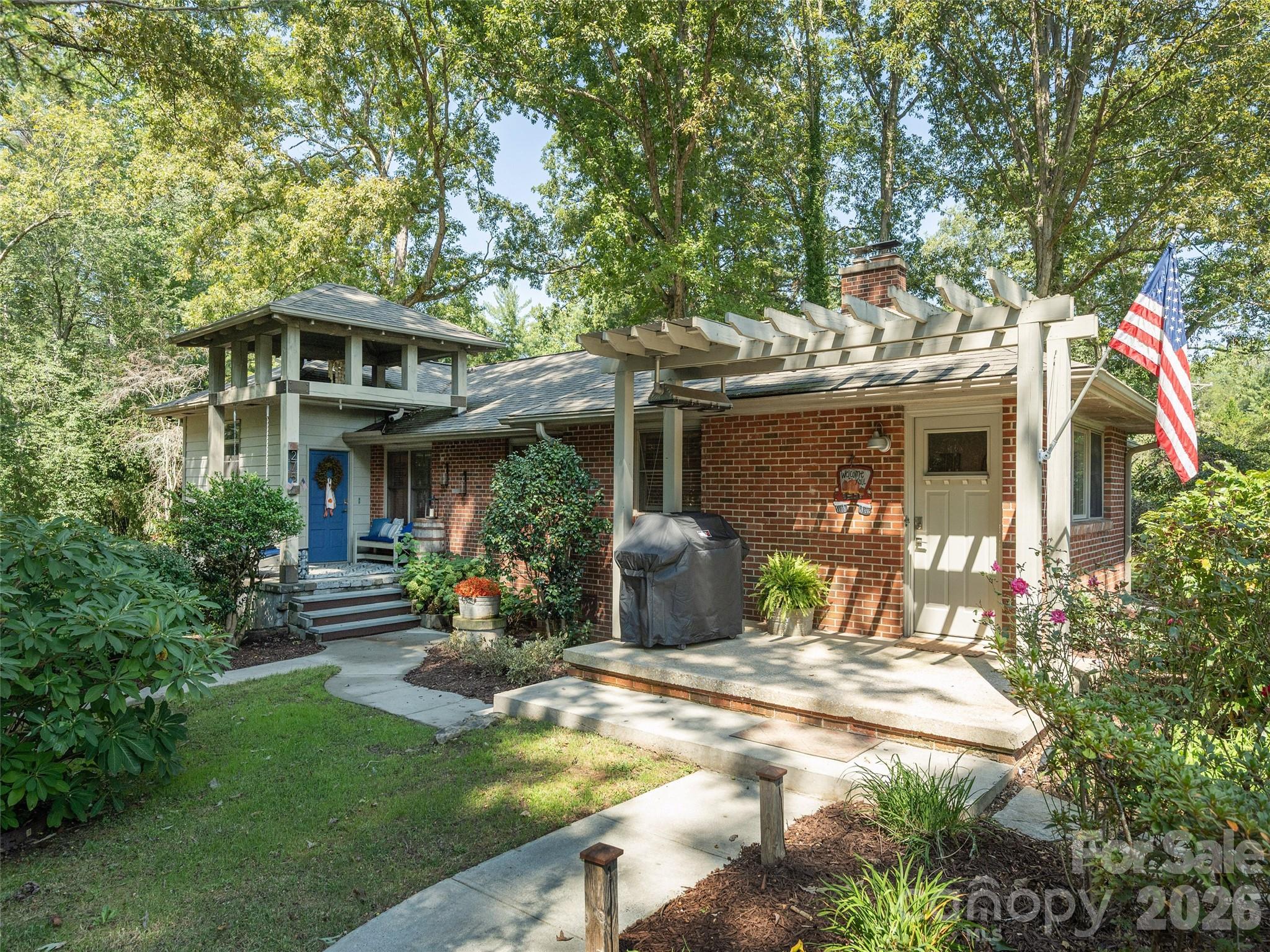 Single Family Residence at 275 S Rugby Road, Hendersonville, photo 2 of 41