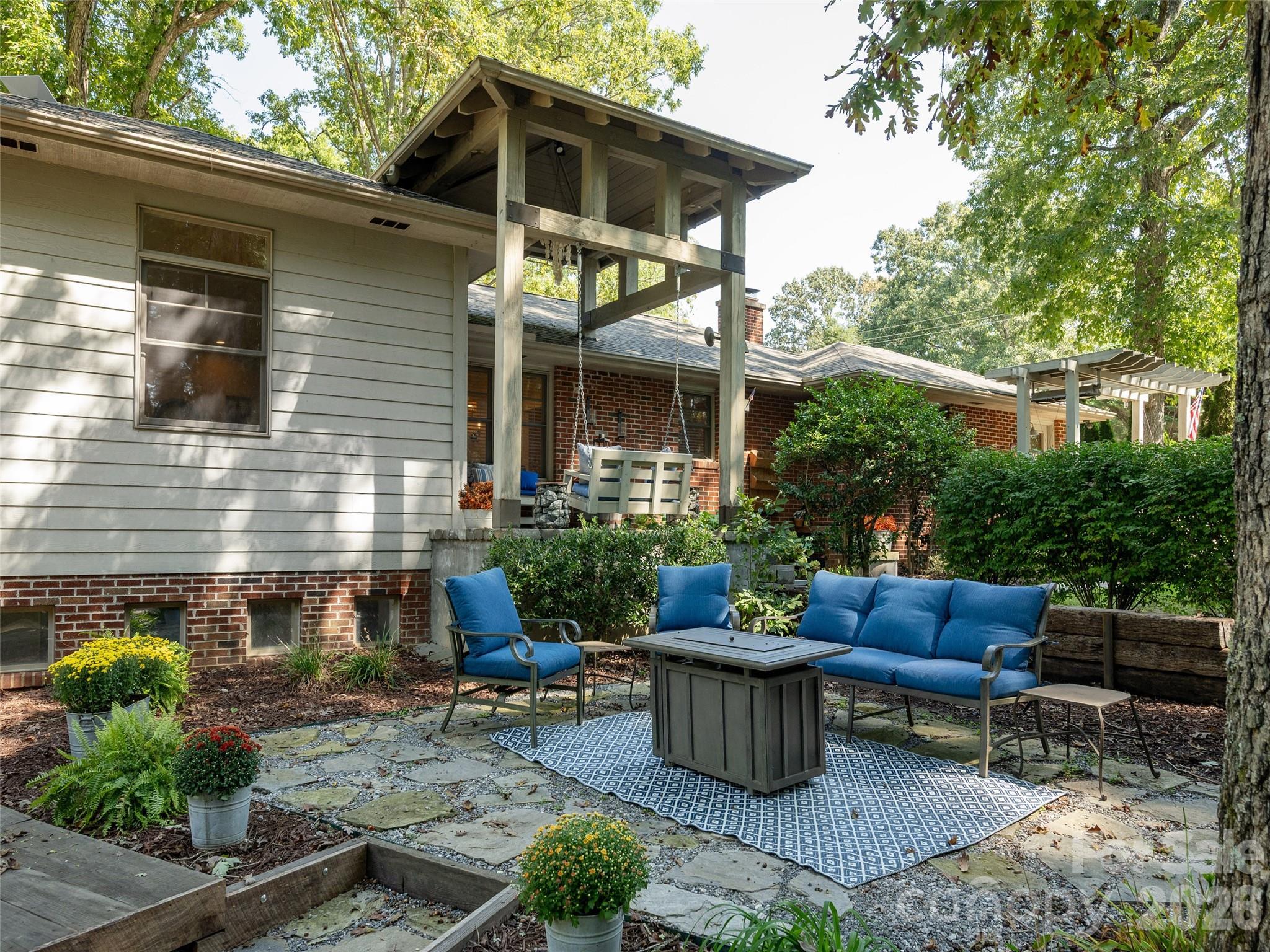 Single Family Residence at 275 S Rugby Road, Hendersonville, photo 35 of 41