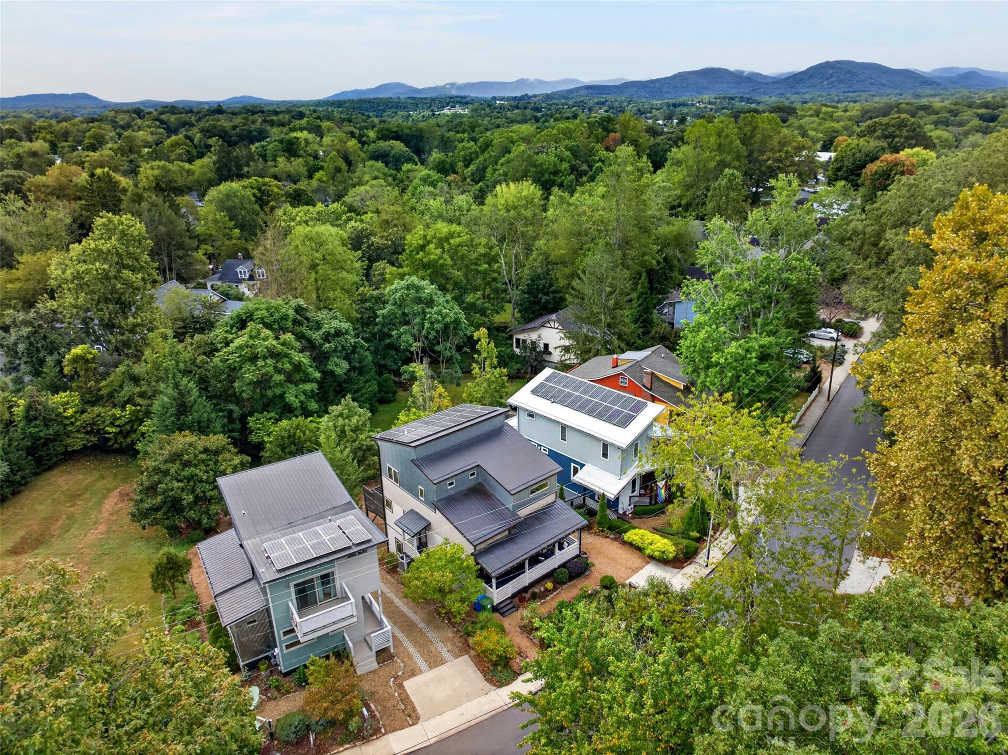Convenient to Malvern Hills Park - 18 Sulphur Springs Road, Asheville
