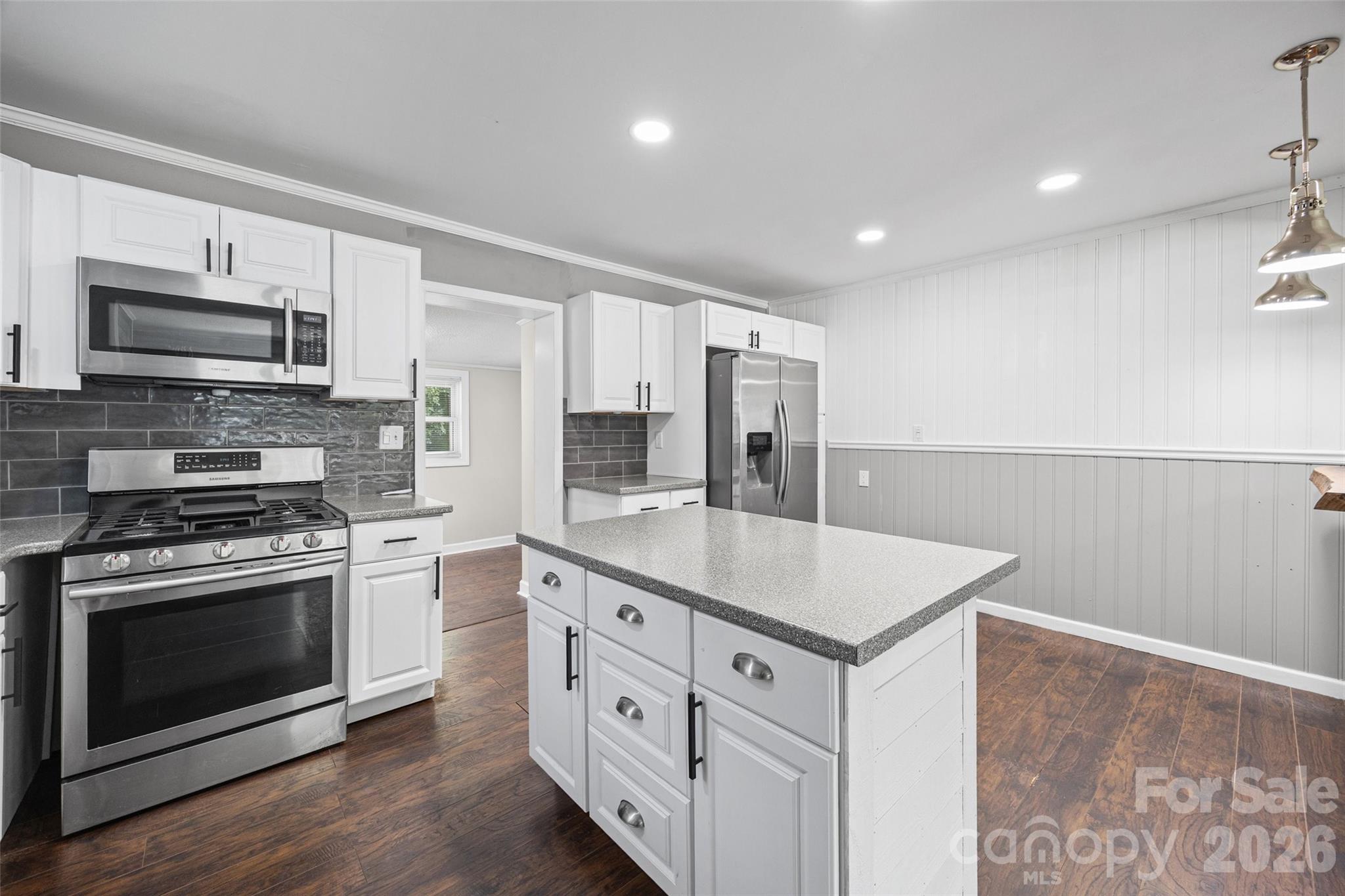 Single Family Residence at 726 Forest Drive, Gastonia, photo 10 of 42