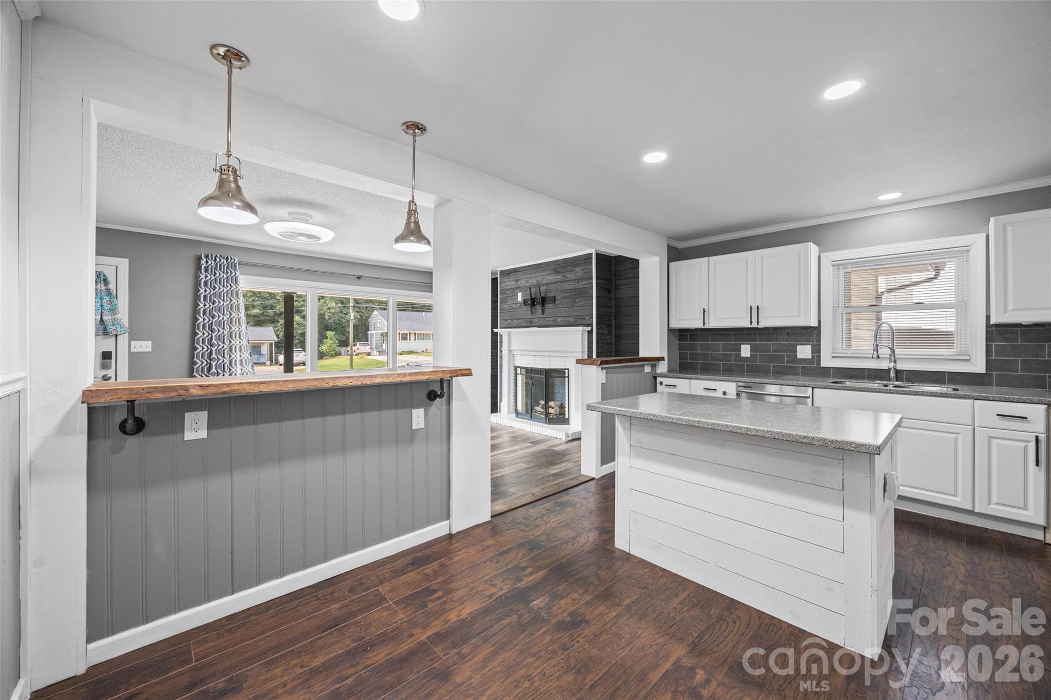 Single Family Residence at 726 Forest Drive, Gastonia, photo 11 of 42