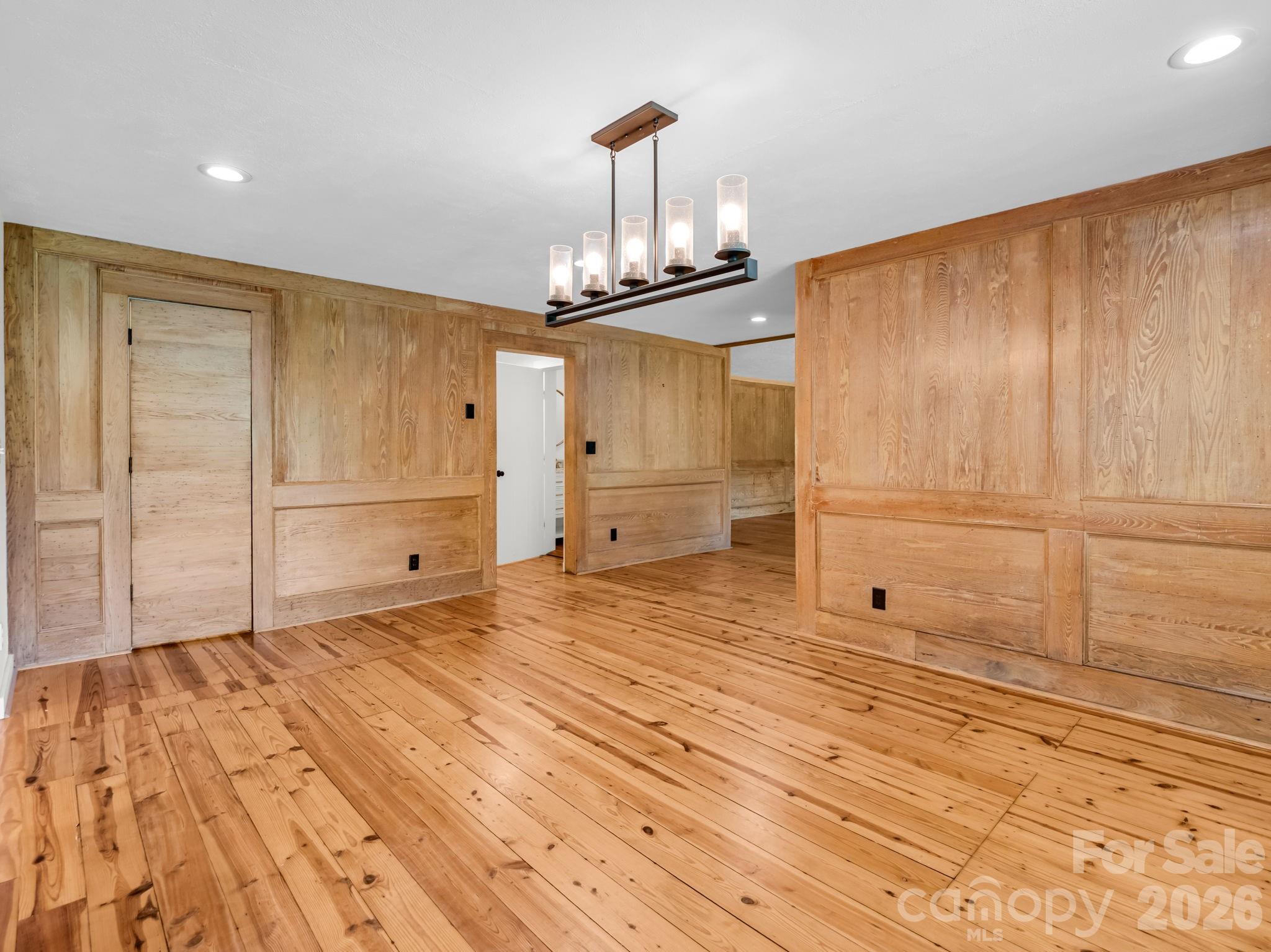 Dining area - 145 Stone Hedge Lane, Tryon