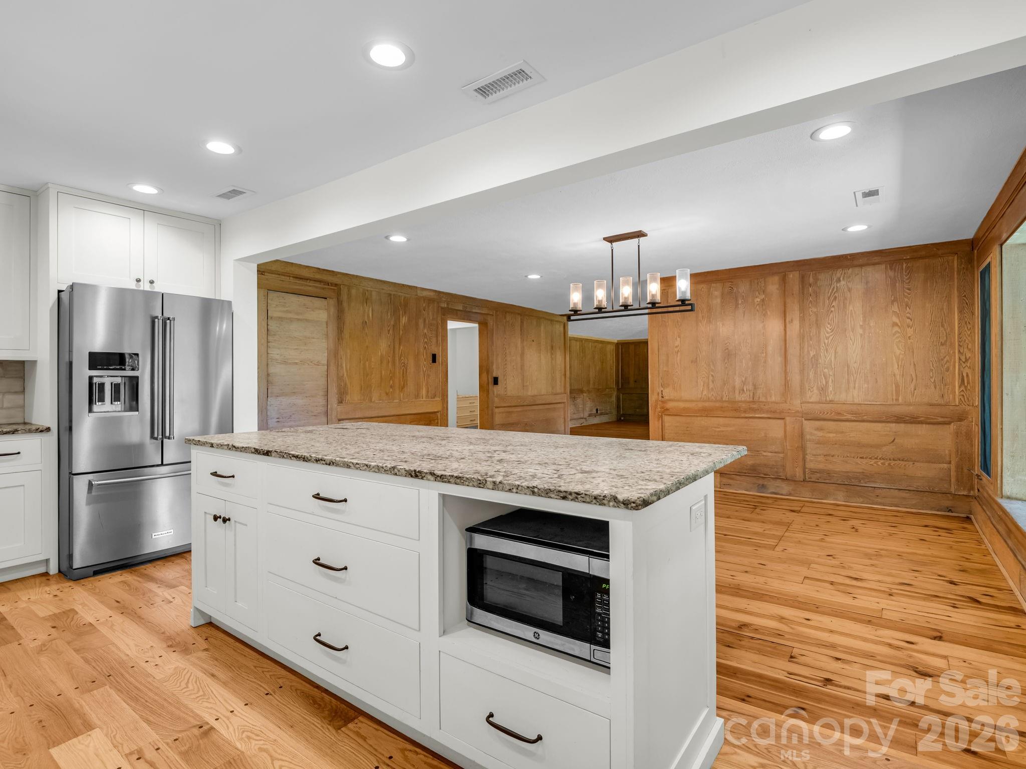 Recessed lighting - 145 Stone Hedge Lane, Tryon