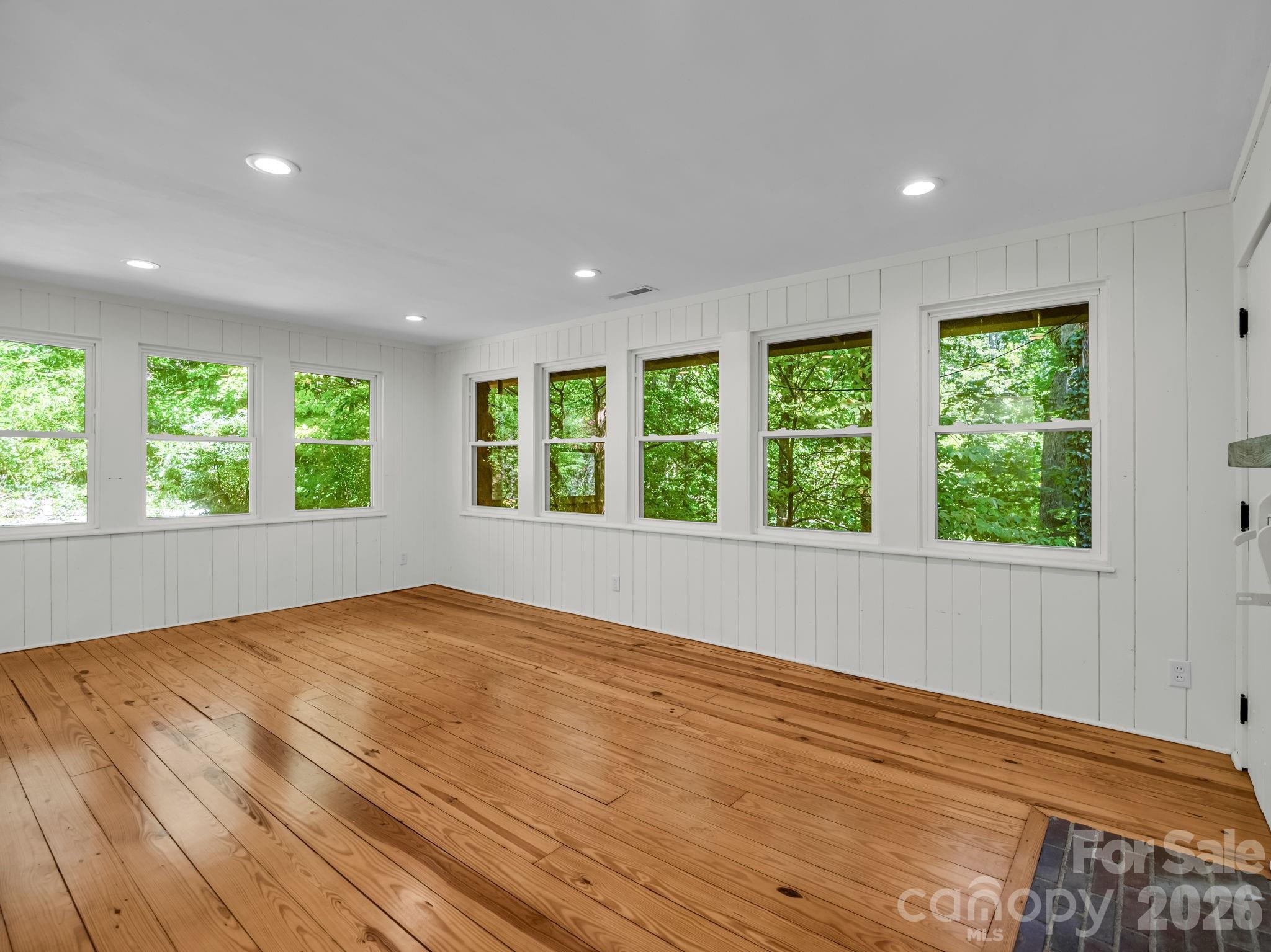 Primary bedroom - 145 Stone Hedge Lane, Tryon