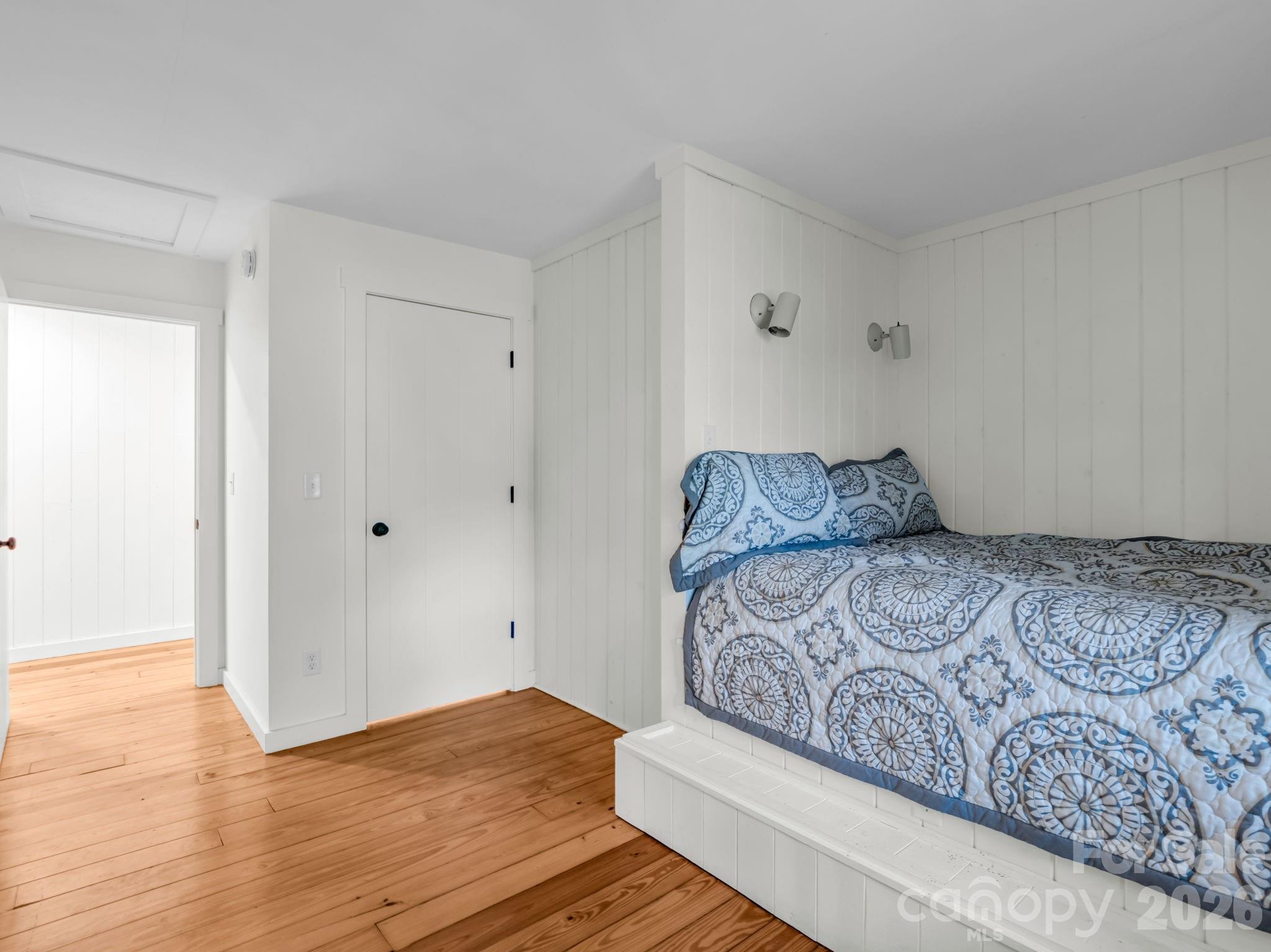 Guest bedroom - 145 Stone Hedge Lane, Tryon