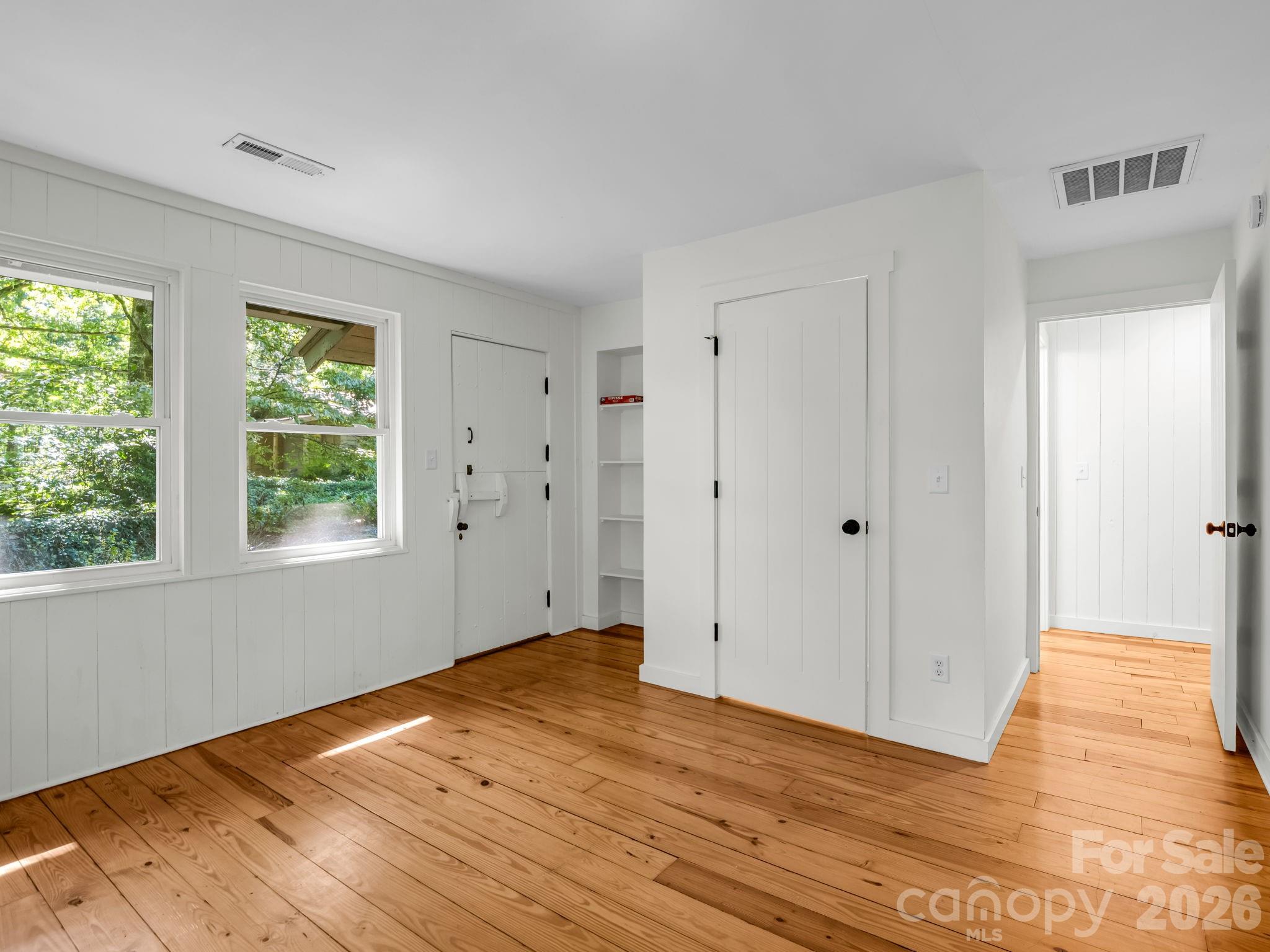 Second guest bedroom - 145 Stone Hedge Lane, Tryon