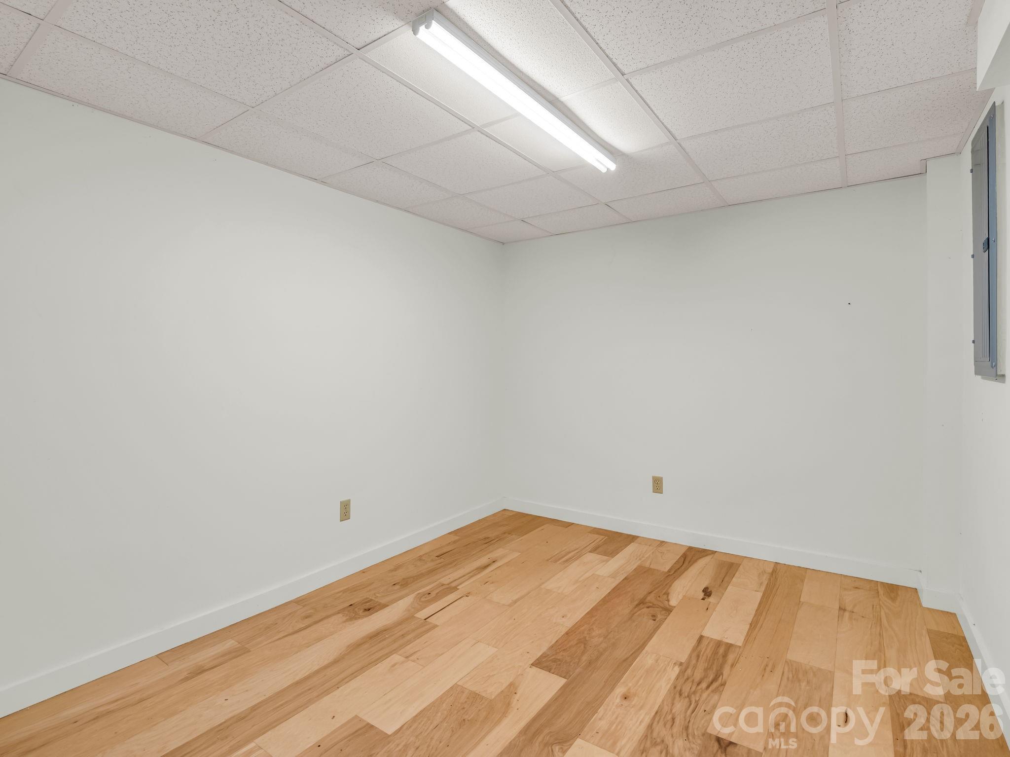 Basement flex room - 145 Stone Hedge Lane, Tryon