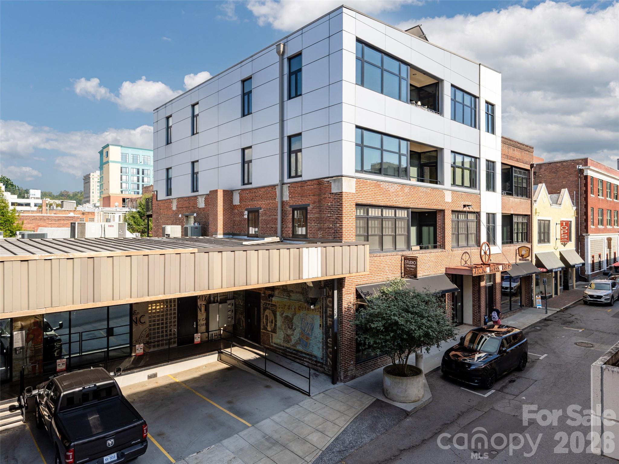 Grand location in the heart of downtown Asheville - 15 Rankin Avenue, Asheville