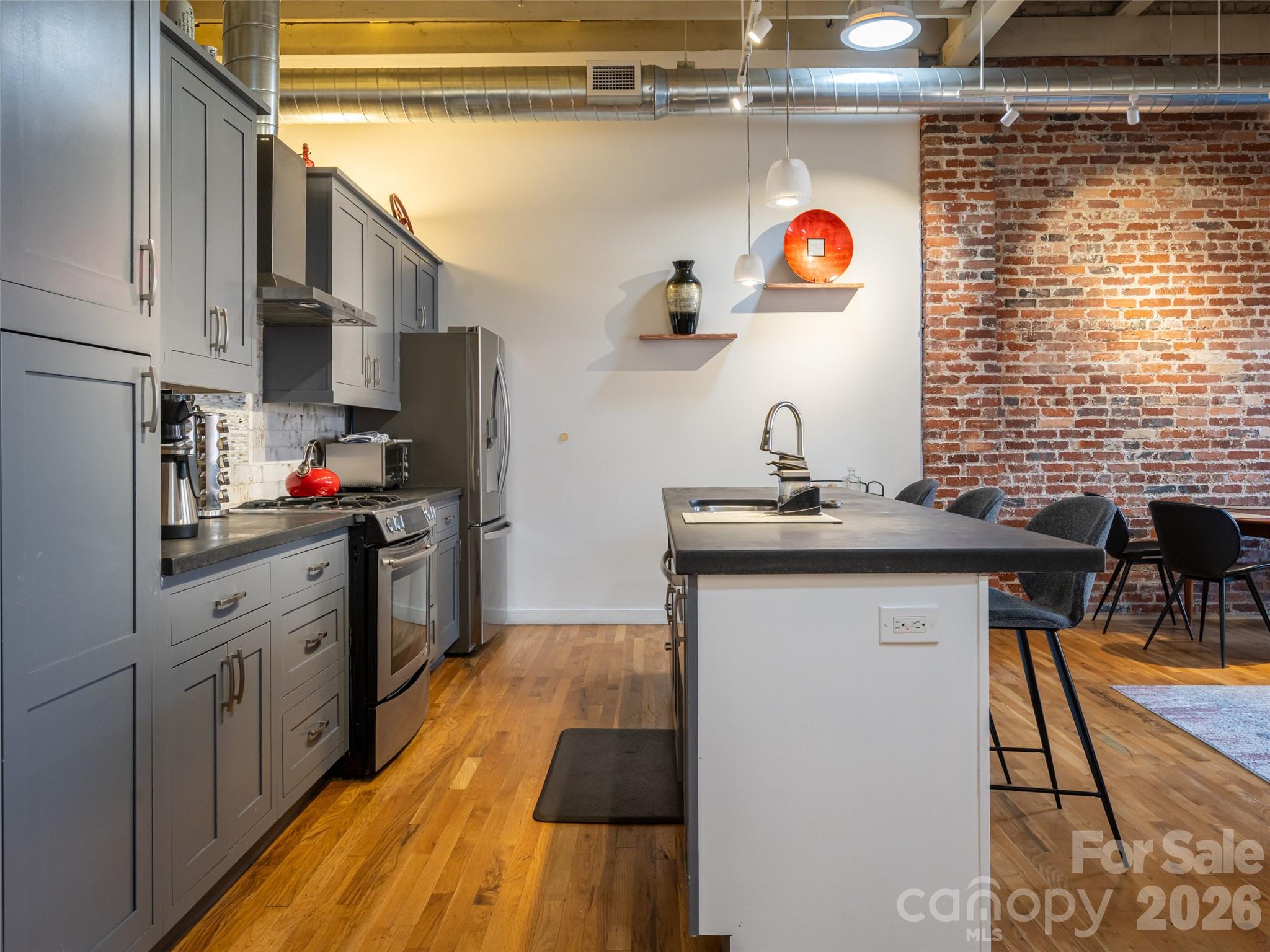 Condominium at 15 Rankin Avenue, Asheville, photo 10 of 34