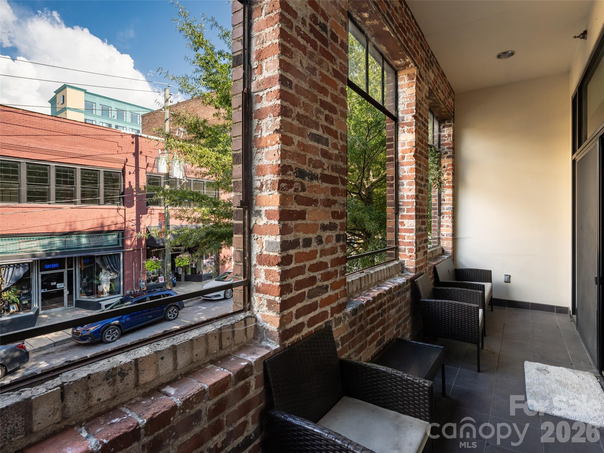Covered terrace - 15 Rankin Avenue, Asheville