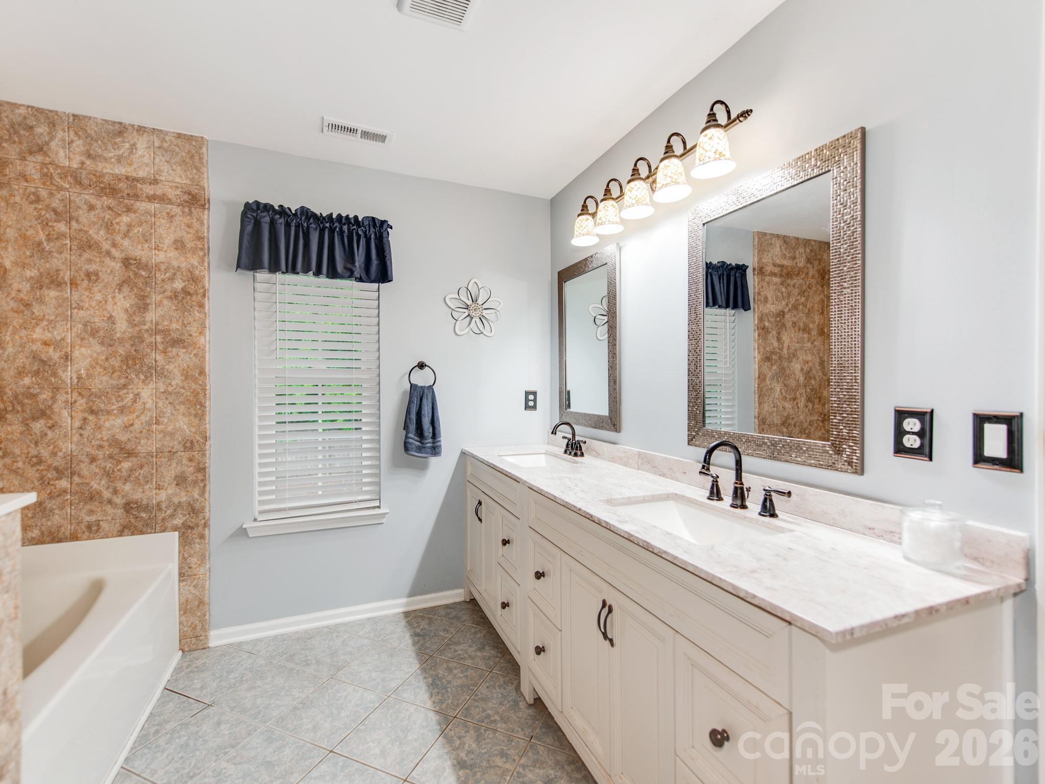 Single Family Residence at 7313 Hannah Alexander Lane, Mint Hill, photo 29 of 47