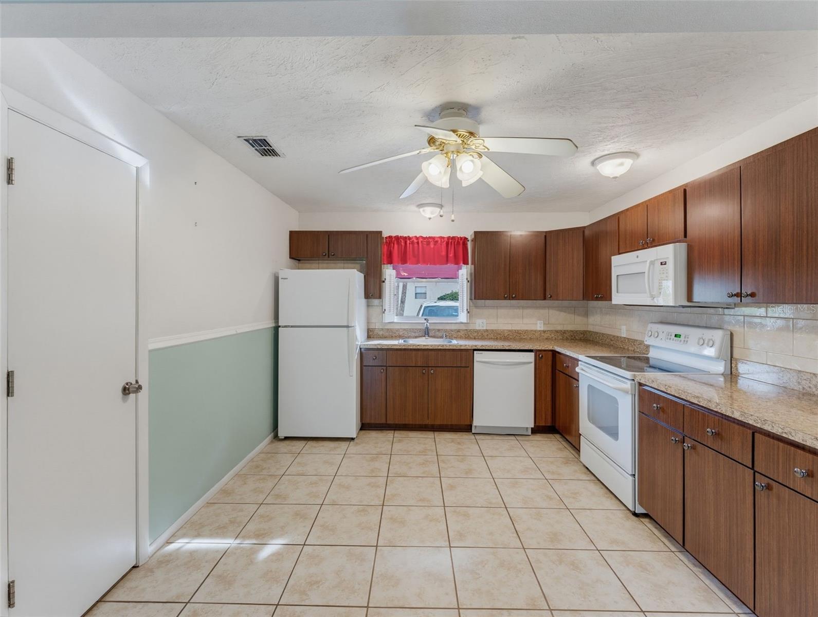 Condominium at 7135 TRENTON PL, NEW PORT RICHEY, photo 11 of 42