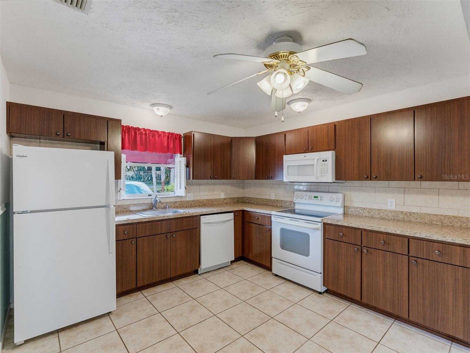Condominium at 7135 TRENTON PL, NEW PORT RICHEY, photo 13 of 42