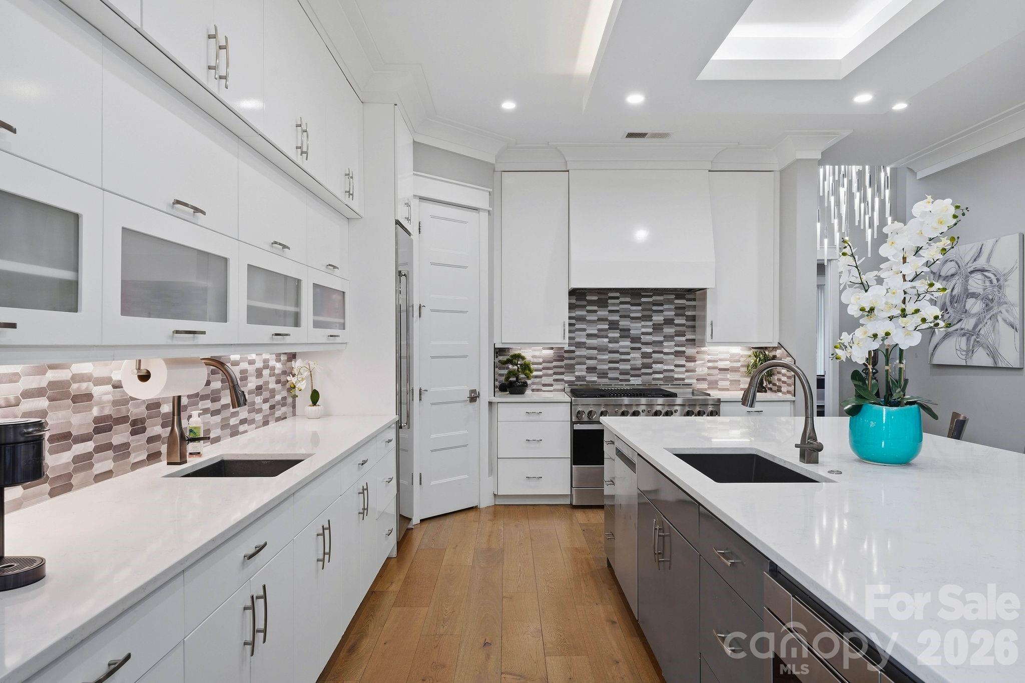 Top Tier Appliance Package, Custom Cabinetry - 15700 Youngblood Road, Charlotte