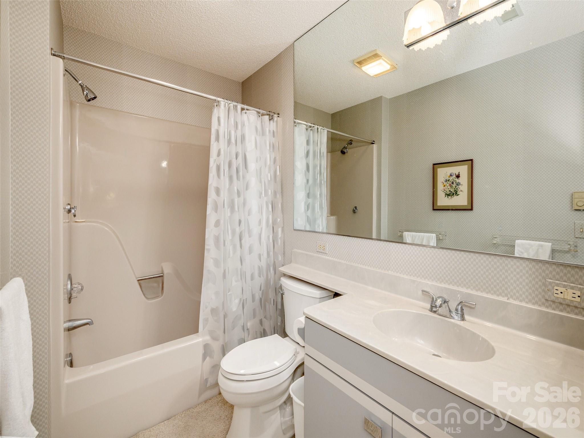 Condominium at 601 Red Oak Drive, Hendersonville, photo 31 of 41
