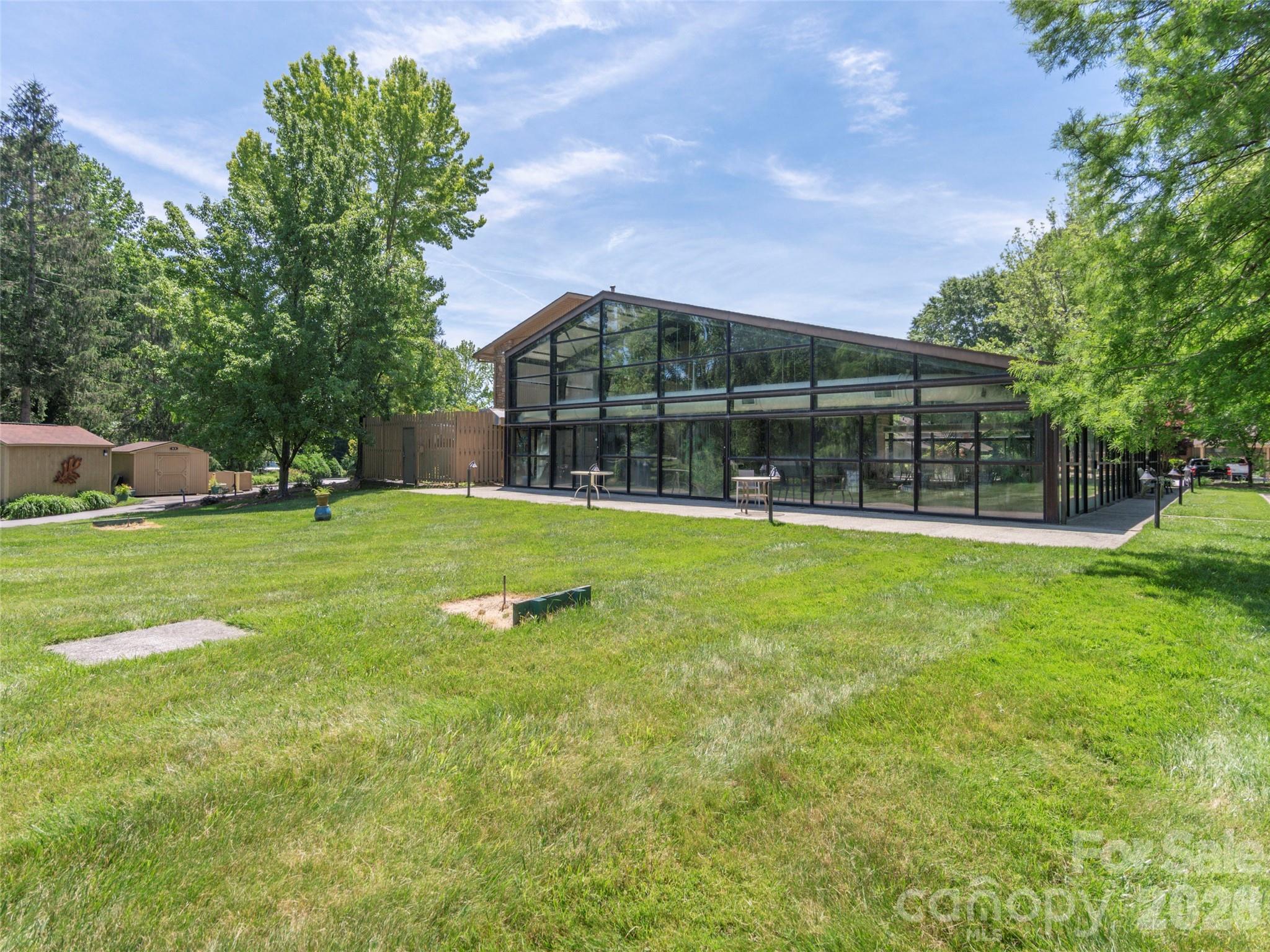 Condominium at 601 Red Oak Drive, Hendersonville, photo 37 of 41
