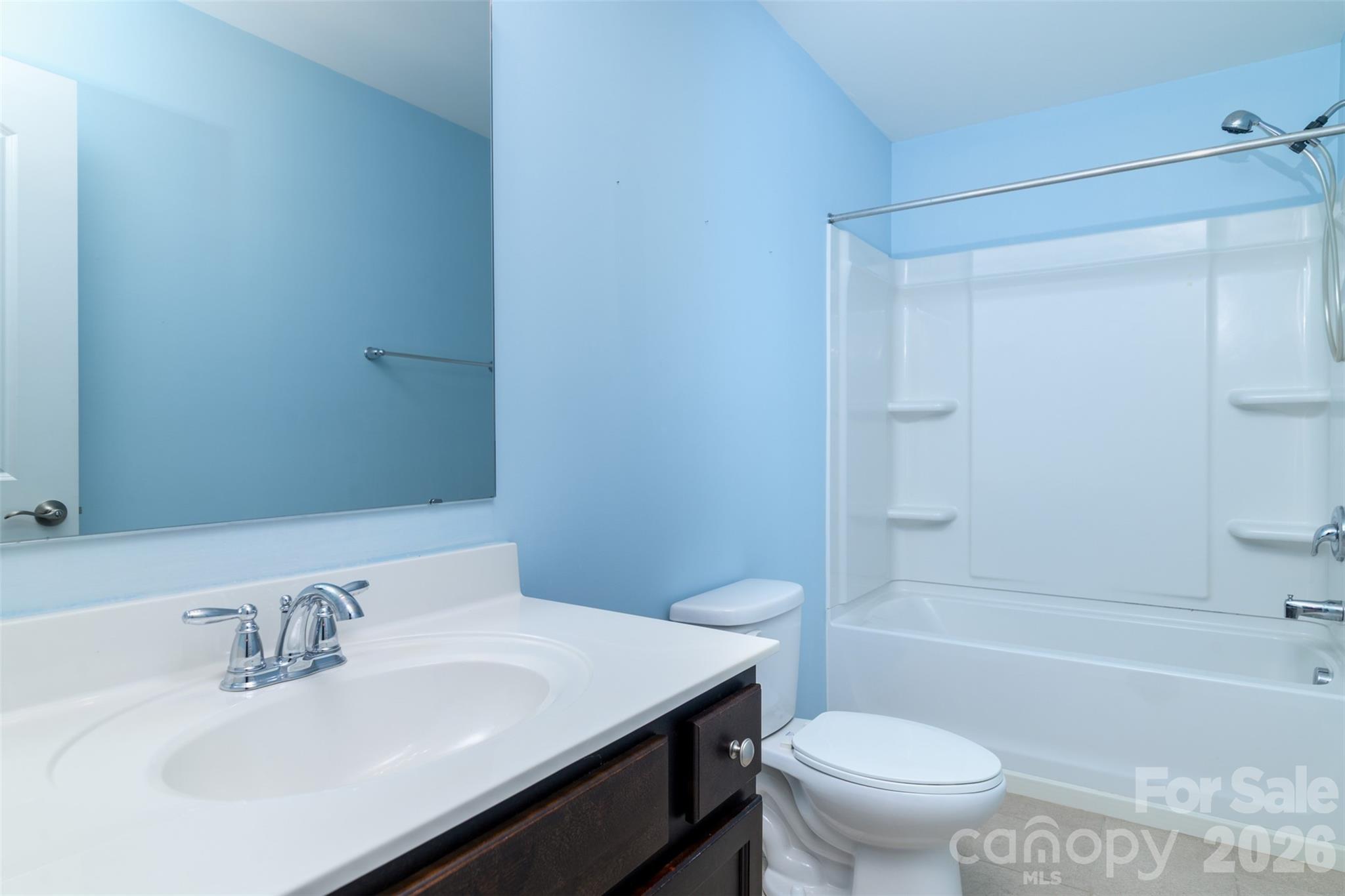Bath 2 - 7129 Dove Field Lane, Fort Mill
