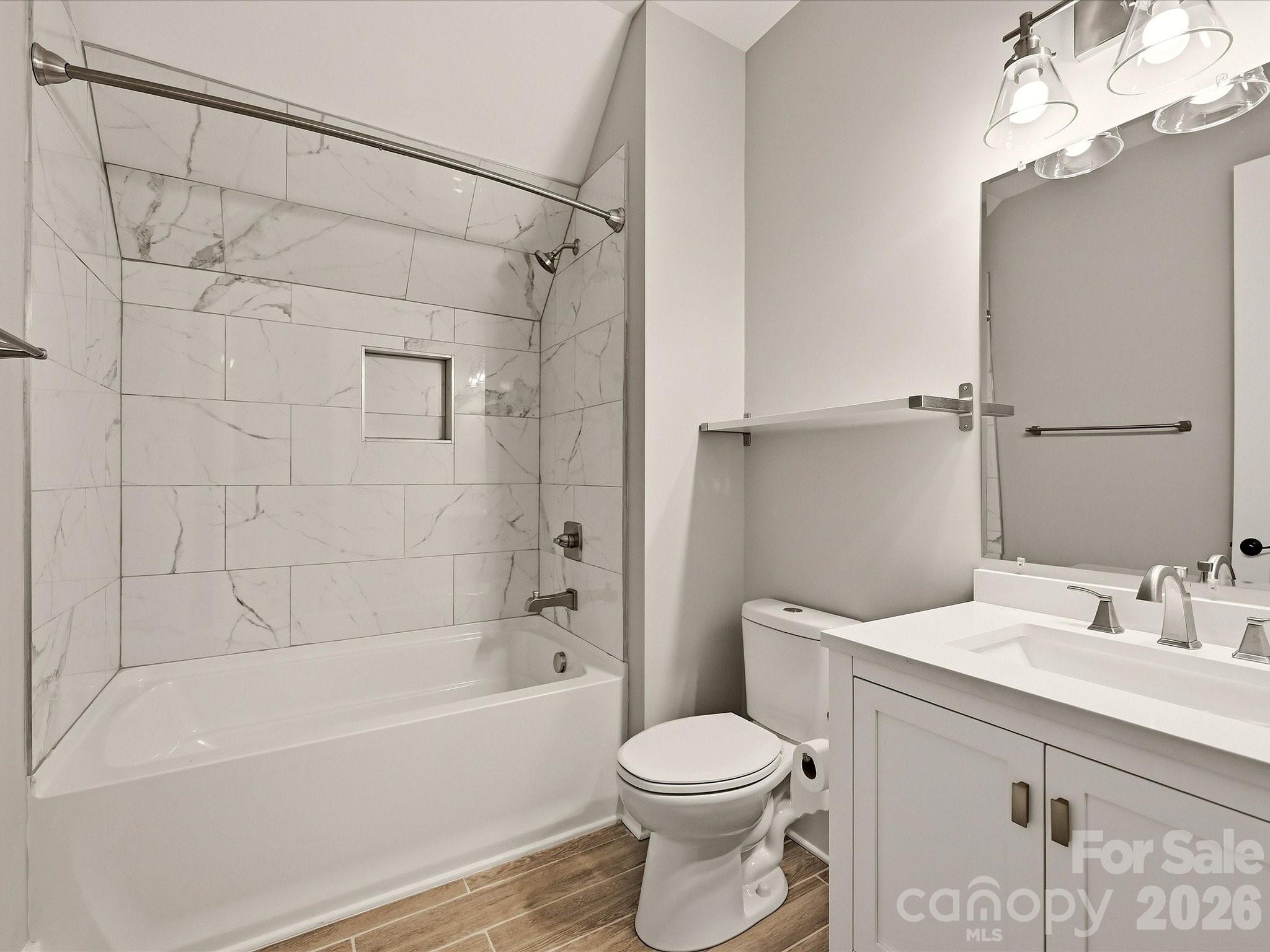 Full Bath - 138 Waterbury Drive, Mooresville