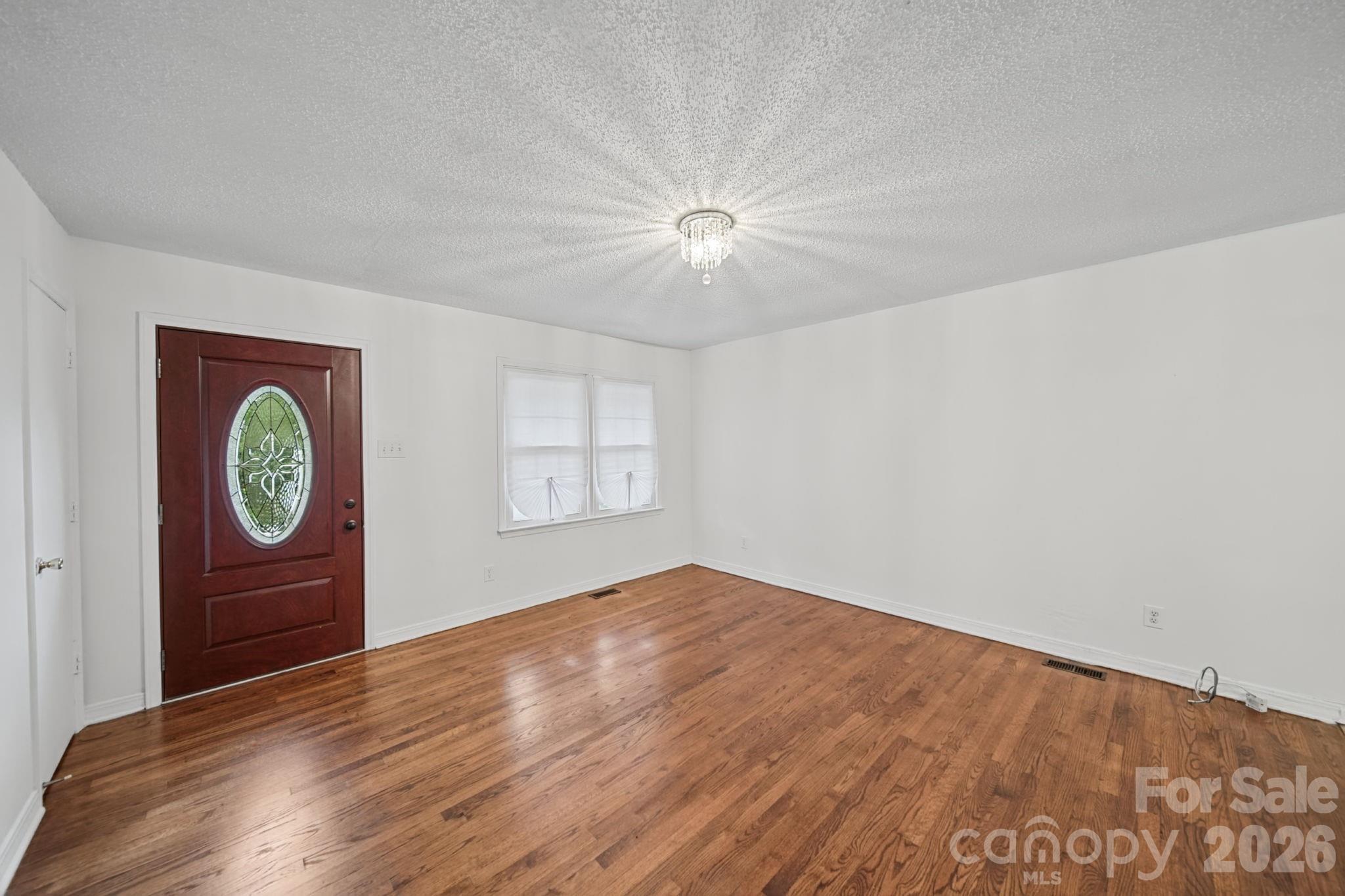 Living Room - 1435 Green Circle Drive, Gastonia