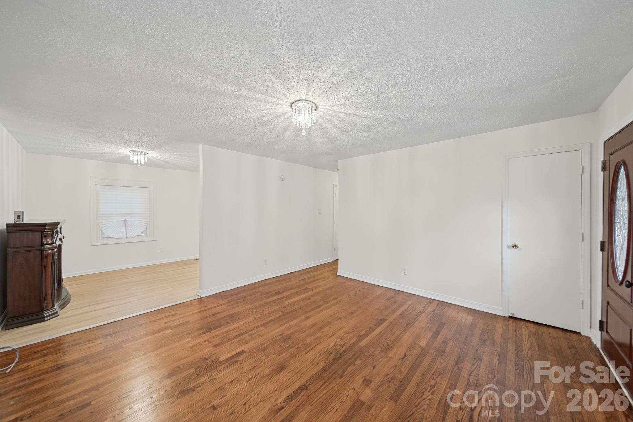 Single Family Residence at 1435 Green Circle Drive, Gastonia, photo 7 of 26