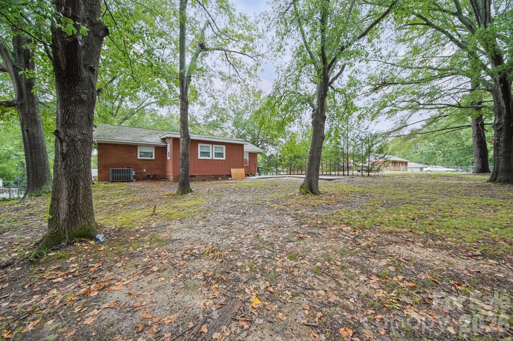 Single Family Residence at 1435 Green Circle Drive, Gastonia, photo 25 of 26
