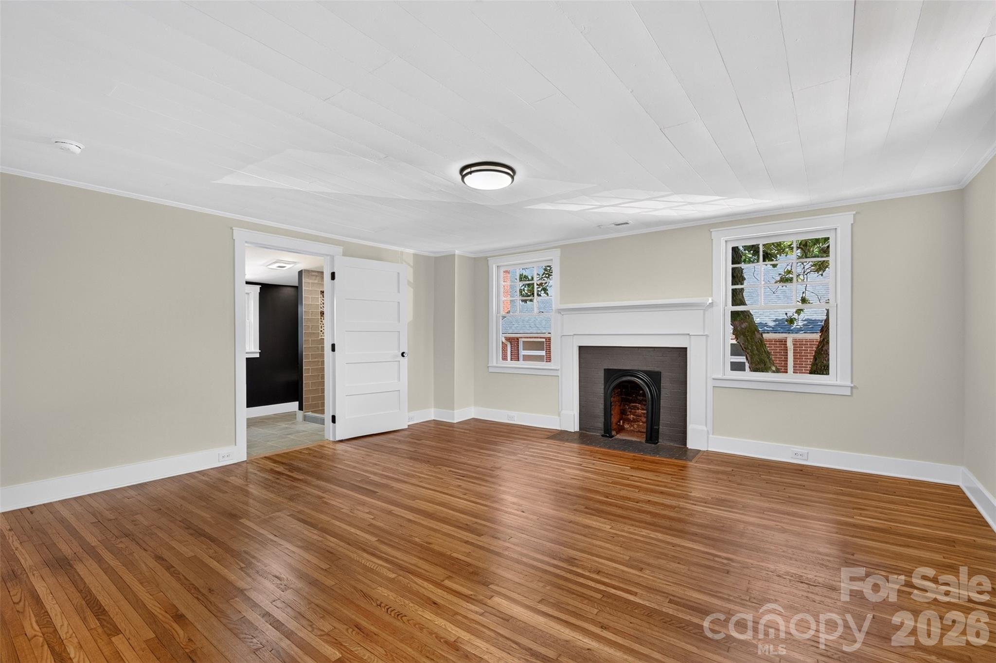 Upstairs Bedroom w/Private Bathroom - 39 S Main Street, Marshall