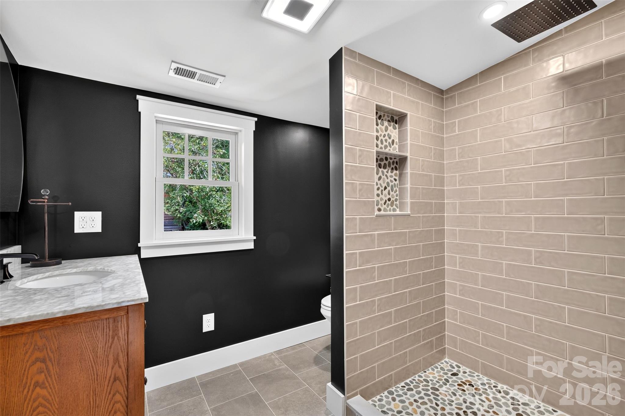 Private Bathroom w/Walk In Shower - 39 S Main Street, Marshall
