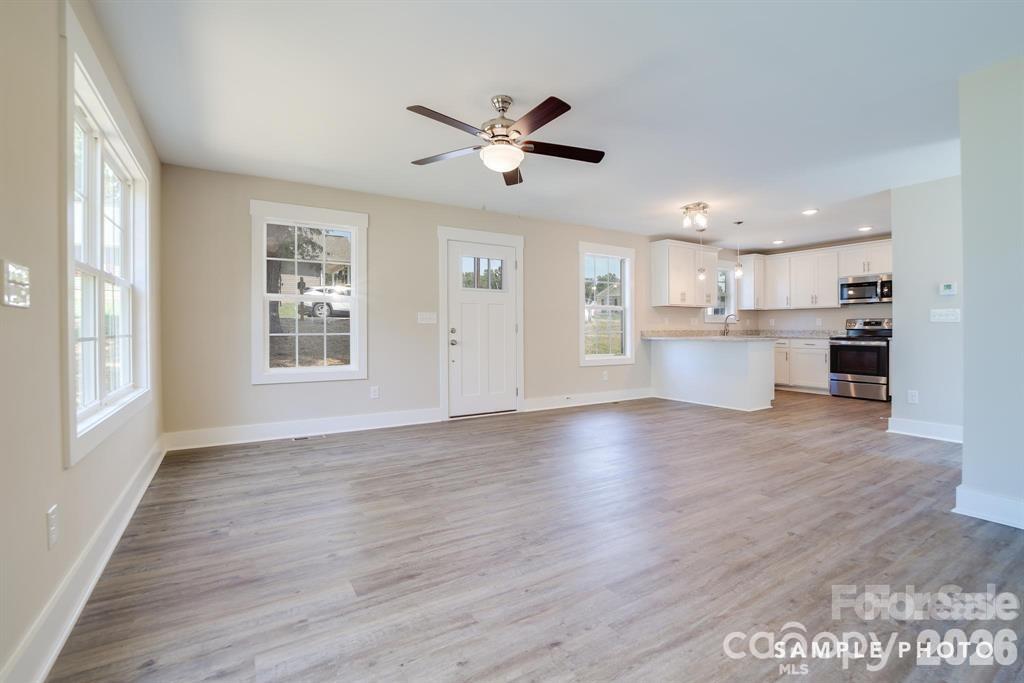 Single Family Residence at 1245 Carolyn Avenue, Kannapolis, photo 4 of 12