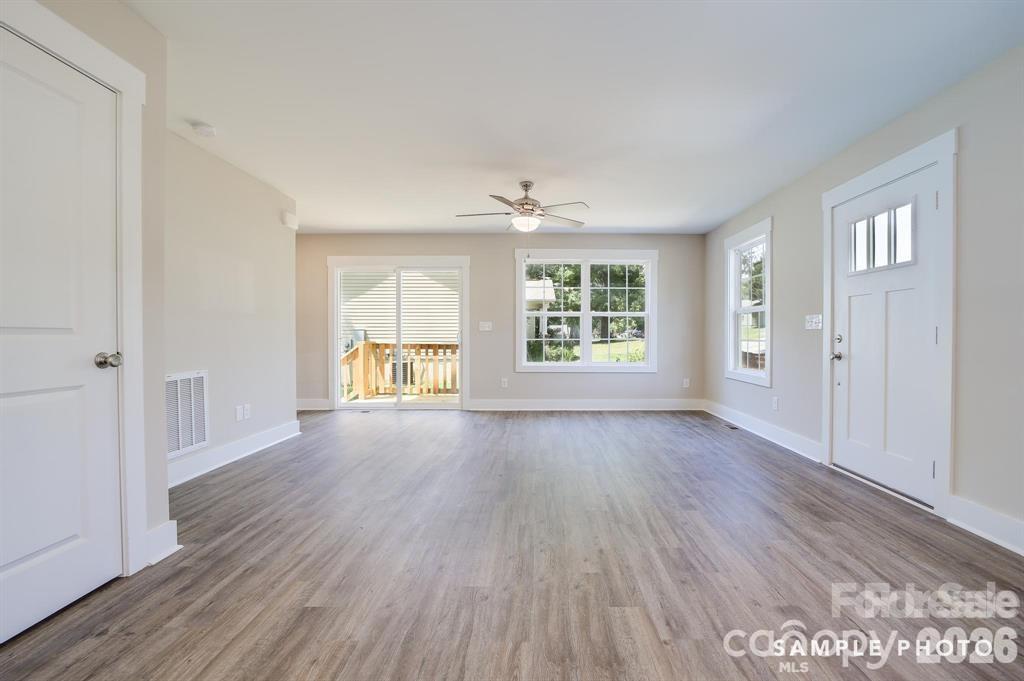 Single Family Residence at 1245 Carolyn Avenue, Kannapolis, photo 9 of 12