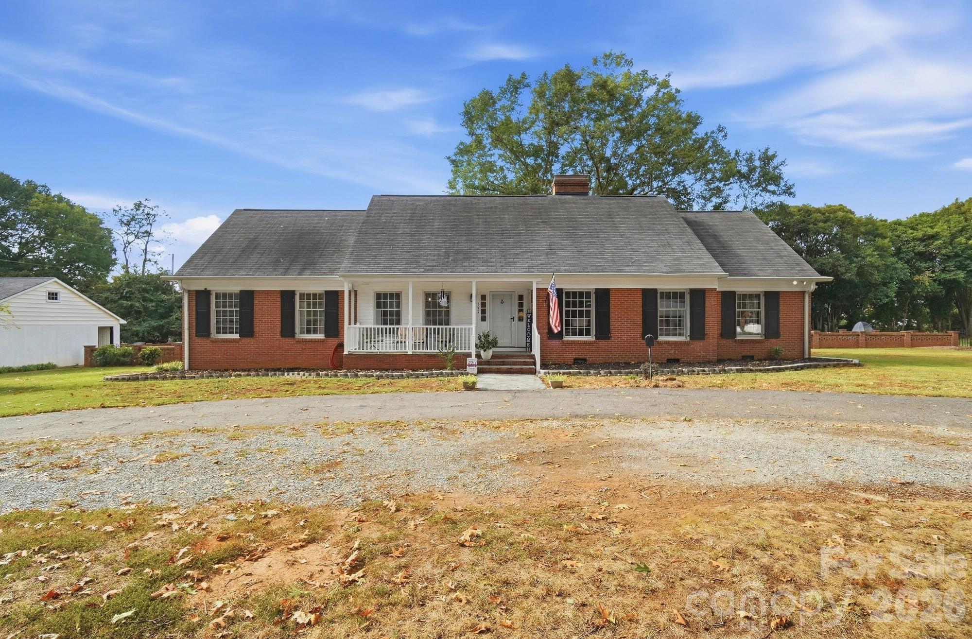 Single Family Residence at 3031 Gardner Park Drive, Gastonia, photo 2 of 48