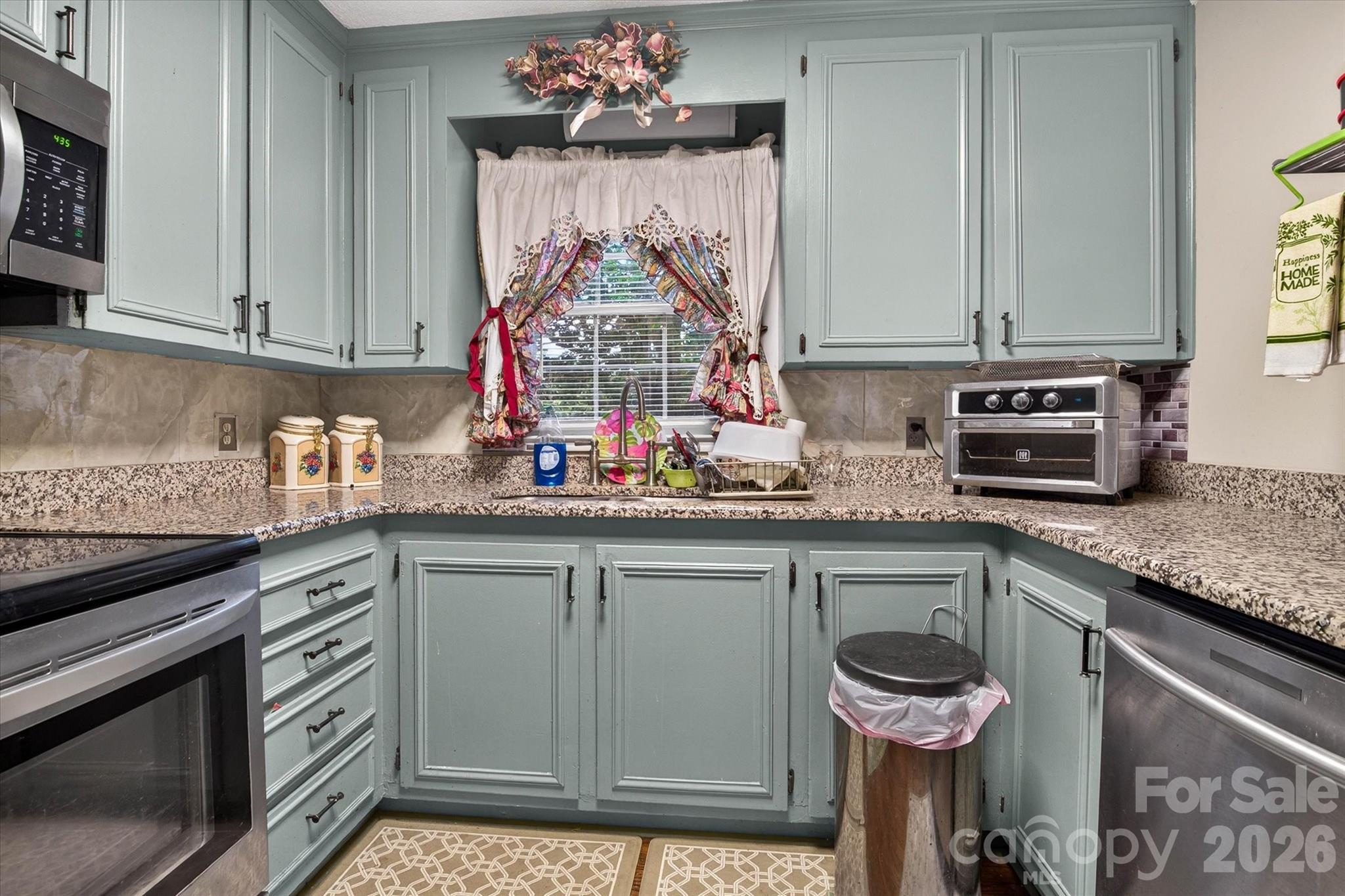 Single Family Residence at 920 Longview Avenue, Kannapolis, photo 16 of 35