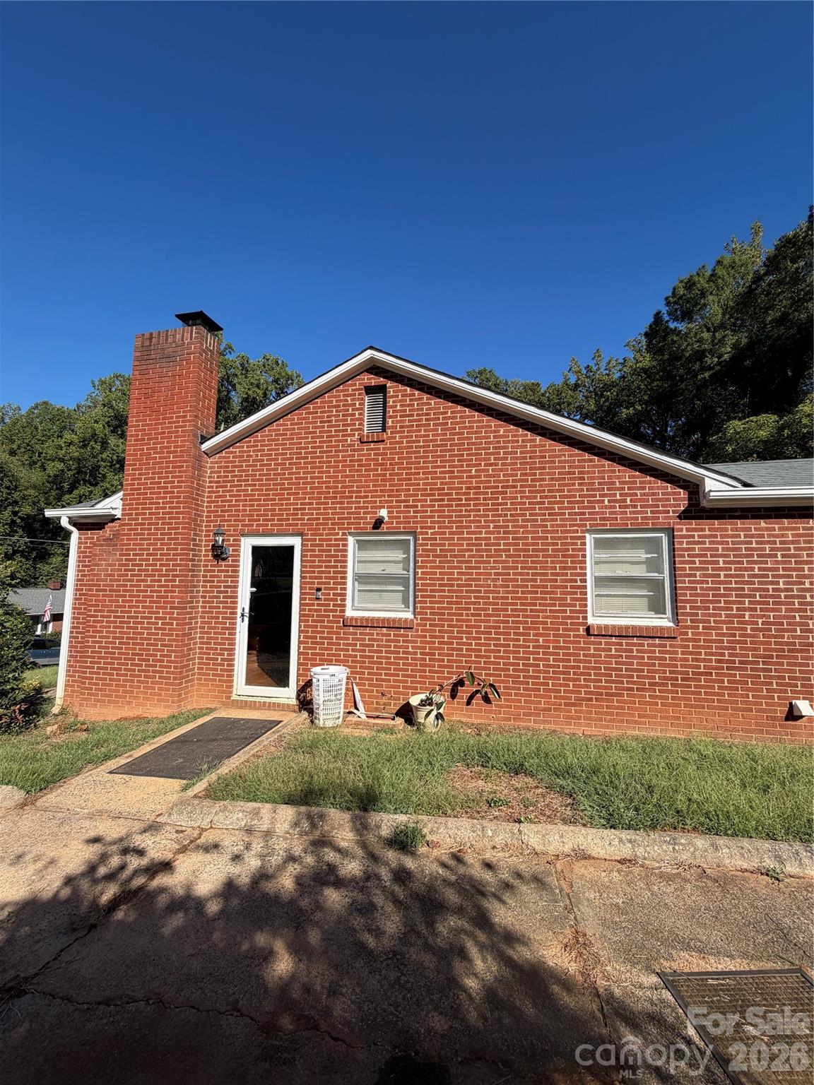 Single Family Residence at 340 Nursery Lane, Statesville, photo 4 of 4