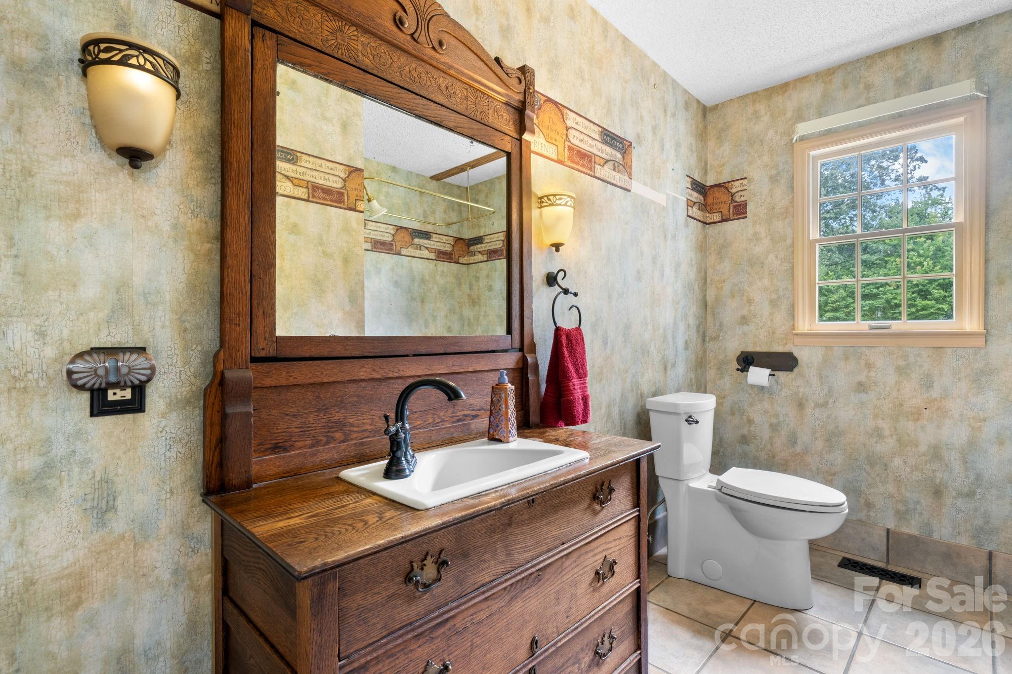 main level full bath 1 - 3110 Ninth Tee Drive, Newton