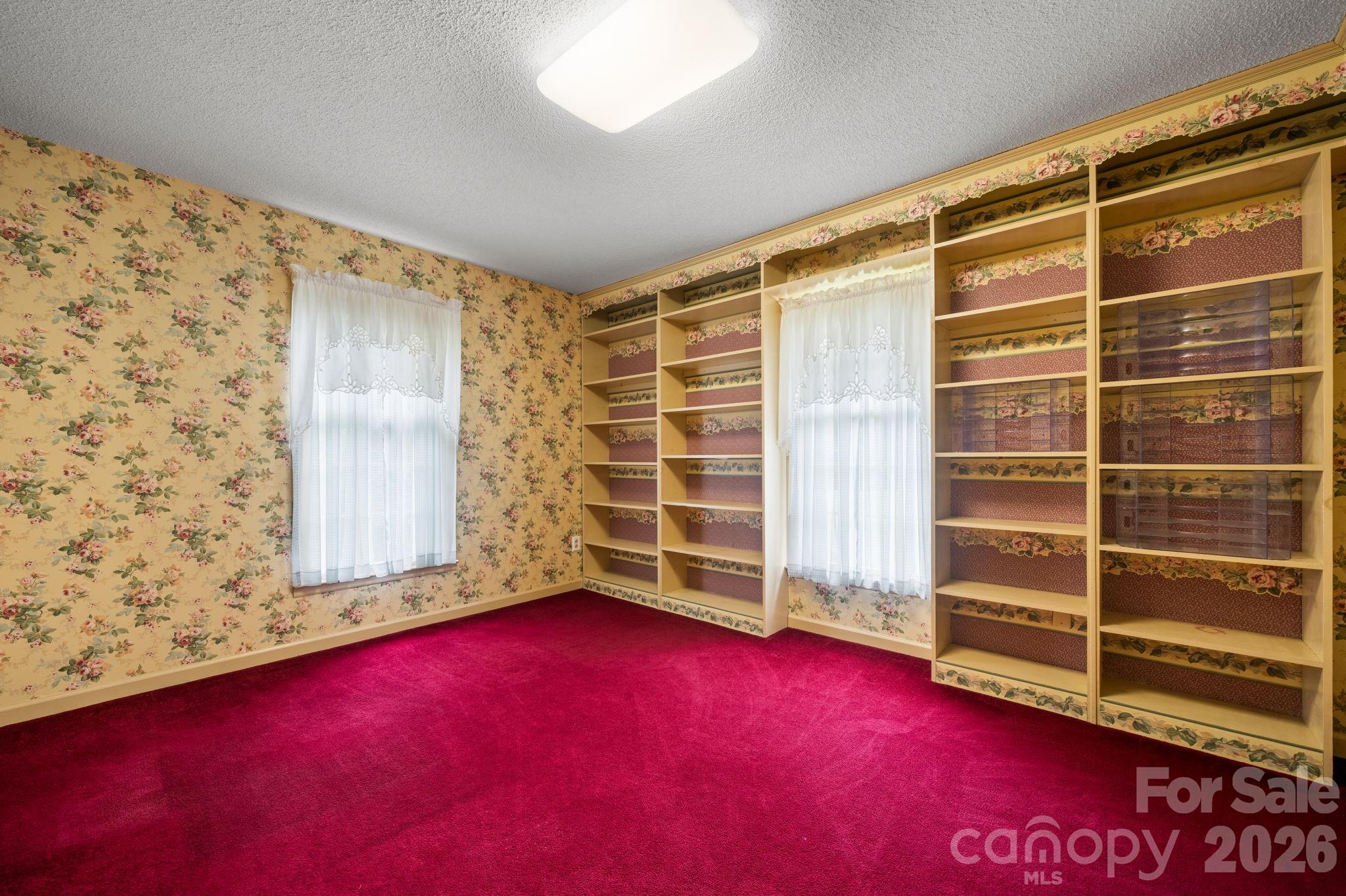 upstairs bedroom 2 - 3110 Ninth Tee Drive, Newton