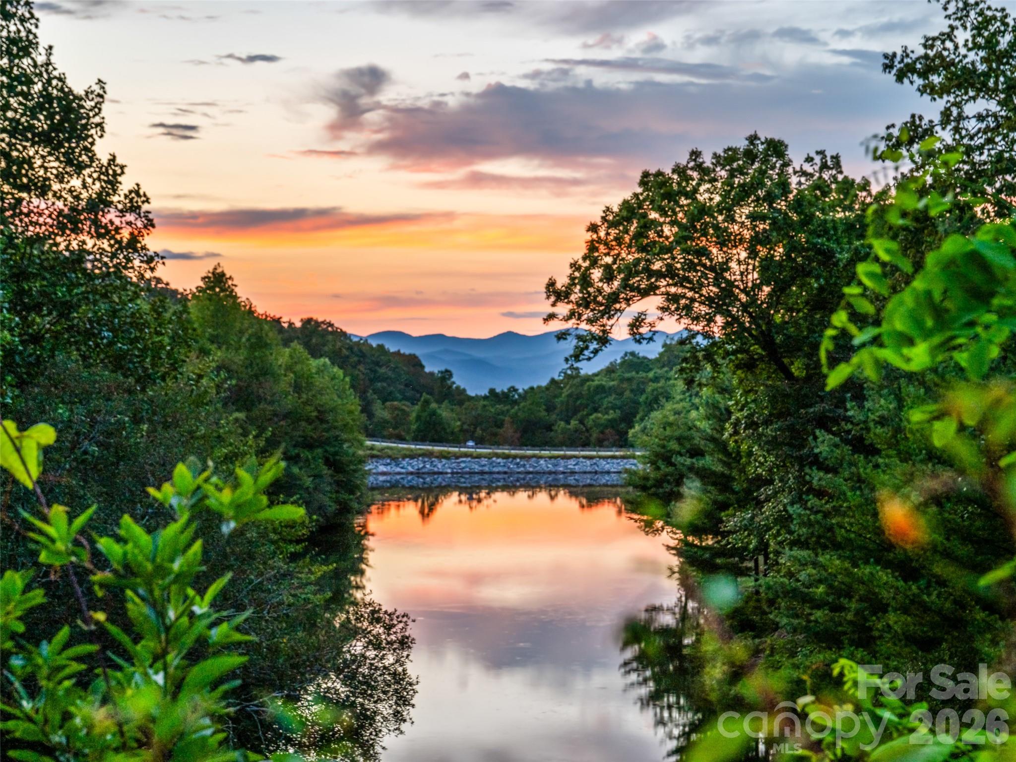 Dreamy Sunset views - 158 Narrows Run Loop, Hendersonville