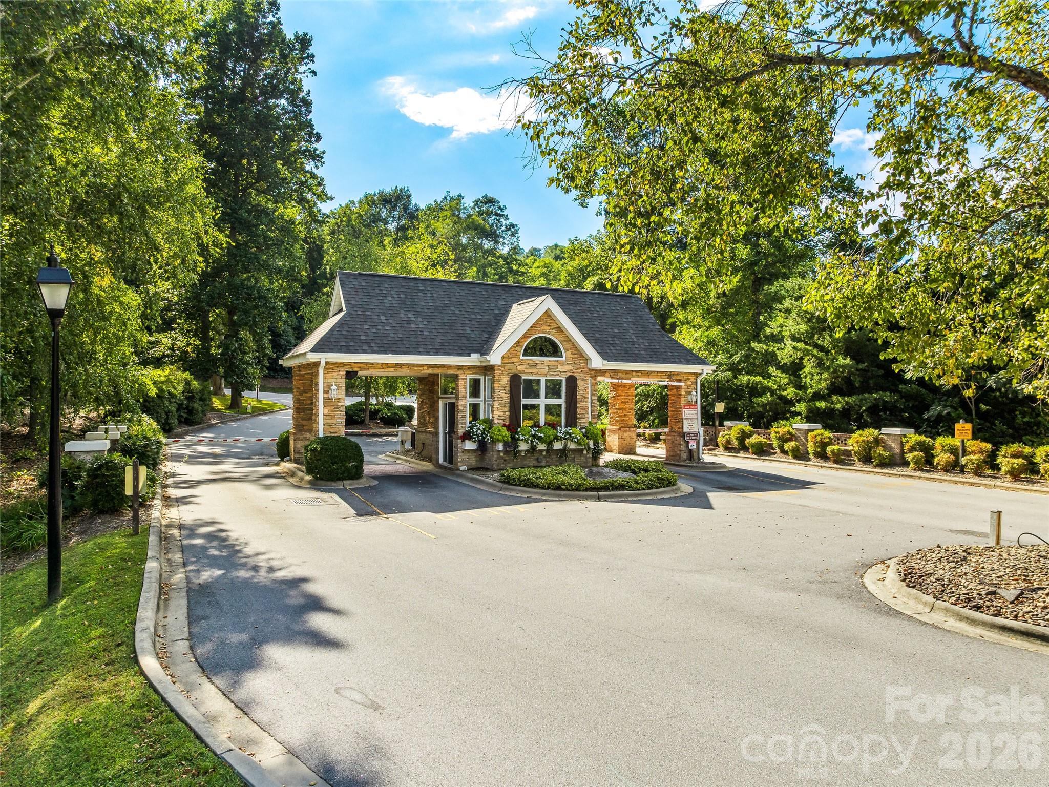 Gated community with Guard - 158 Narrows Run Loop, Hendersonville