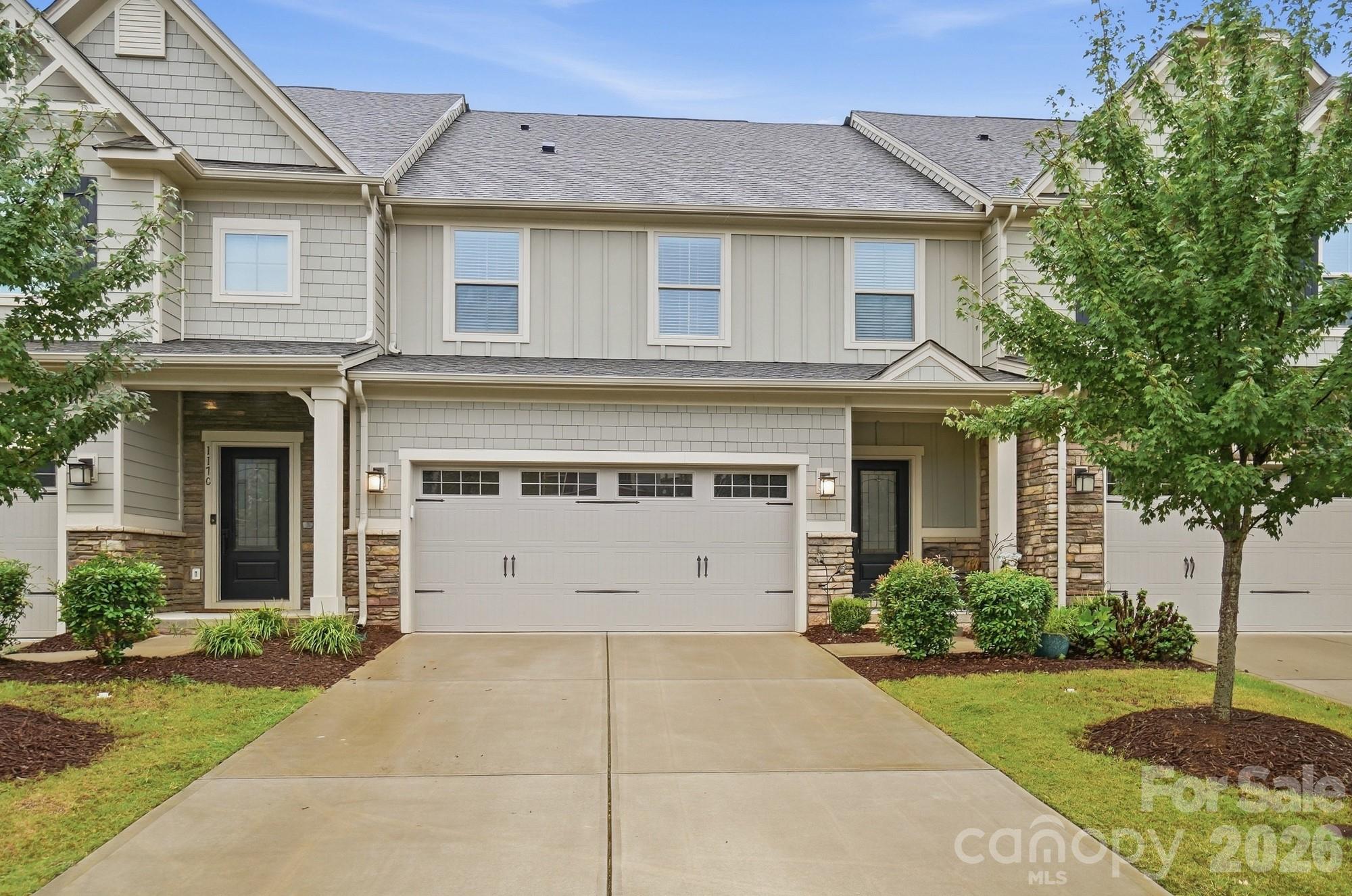 Single Family Residence at 117 Lanyard Drive, Mooresville, photo 2 of 40