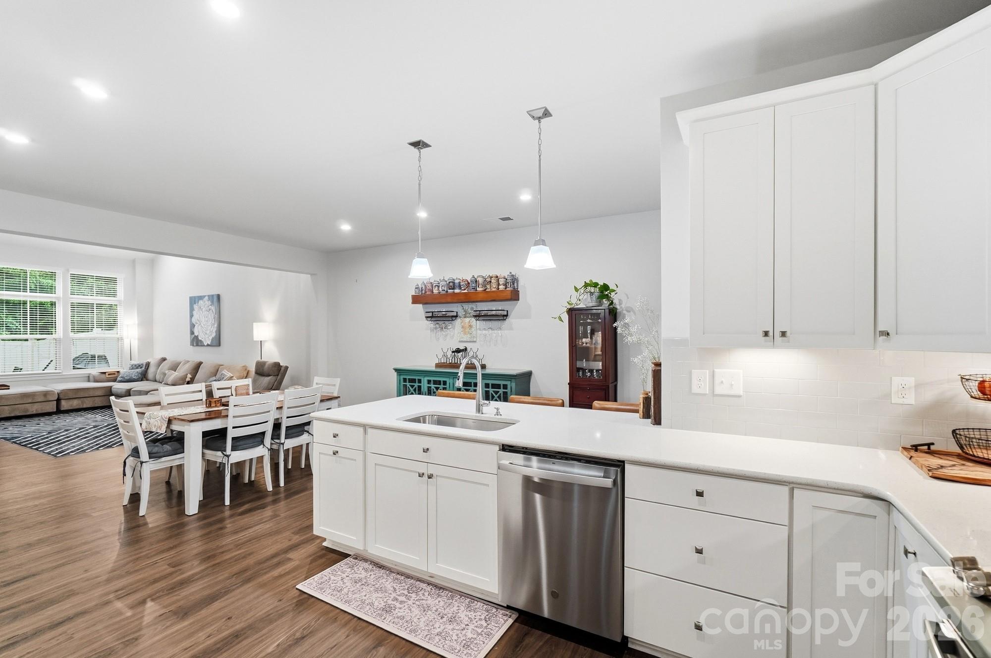 Single Family Residence at 117 Lanyard Drive, Mooresville, photo 10 of 40