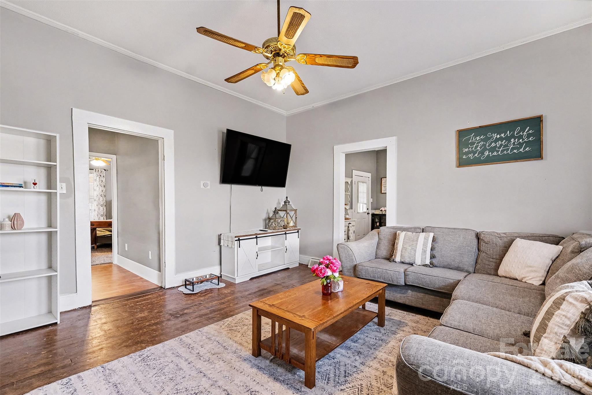 Single Family Residence at 911 N Walnut Street, Kannapolis, photo 3 of 18