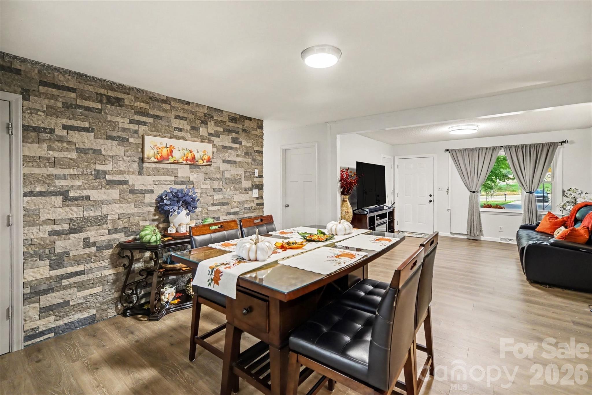 Single Family Residence at 1308 E Stagecoach Trail, Lawndale, photo 11 of 30