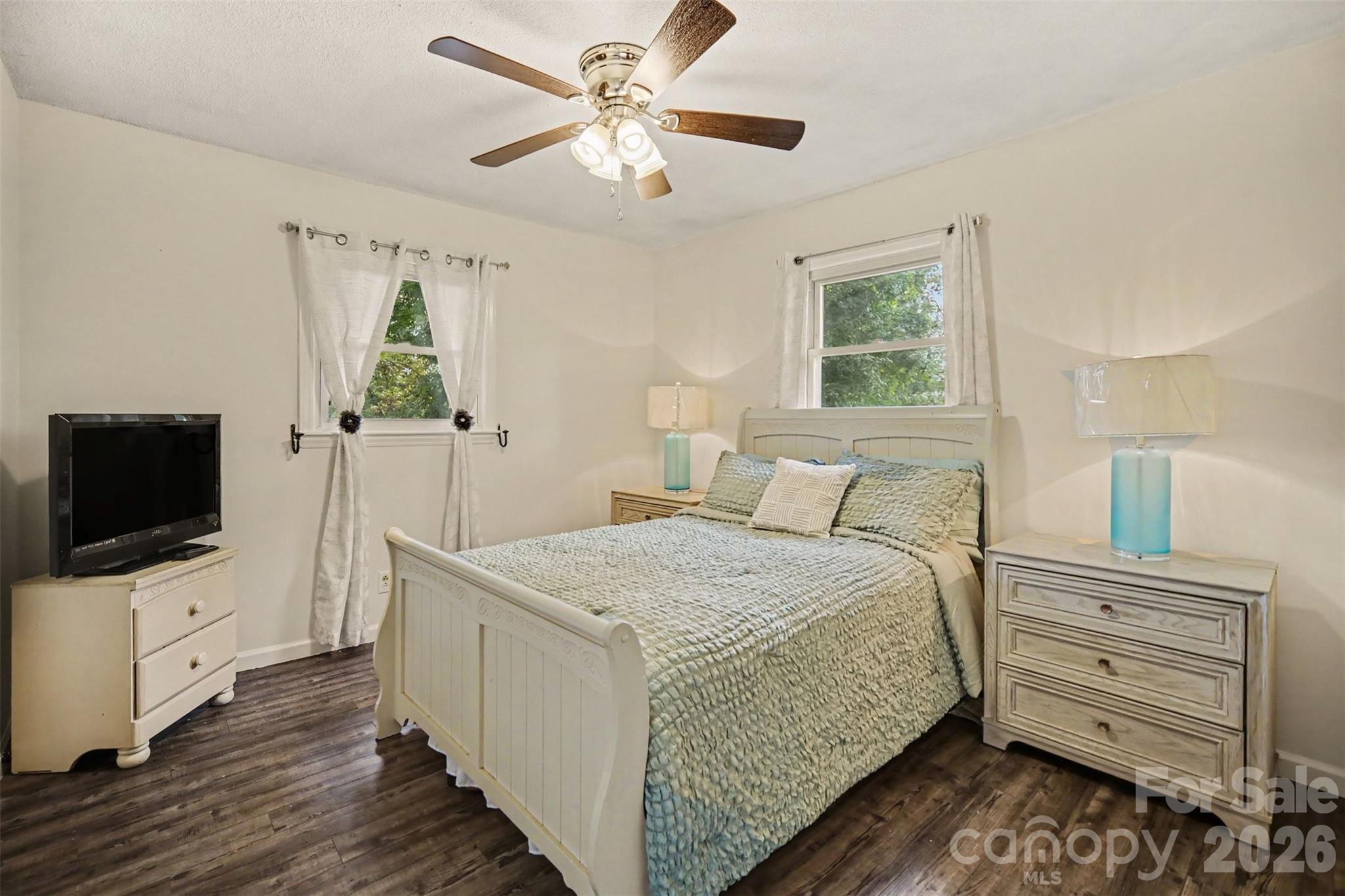 Single Family Residence at 1308 E Stagecoach Trail, Lawndale, photo 19 of 30