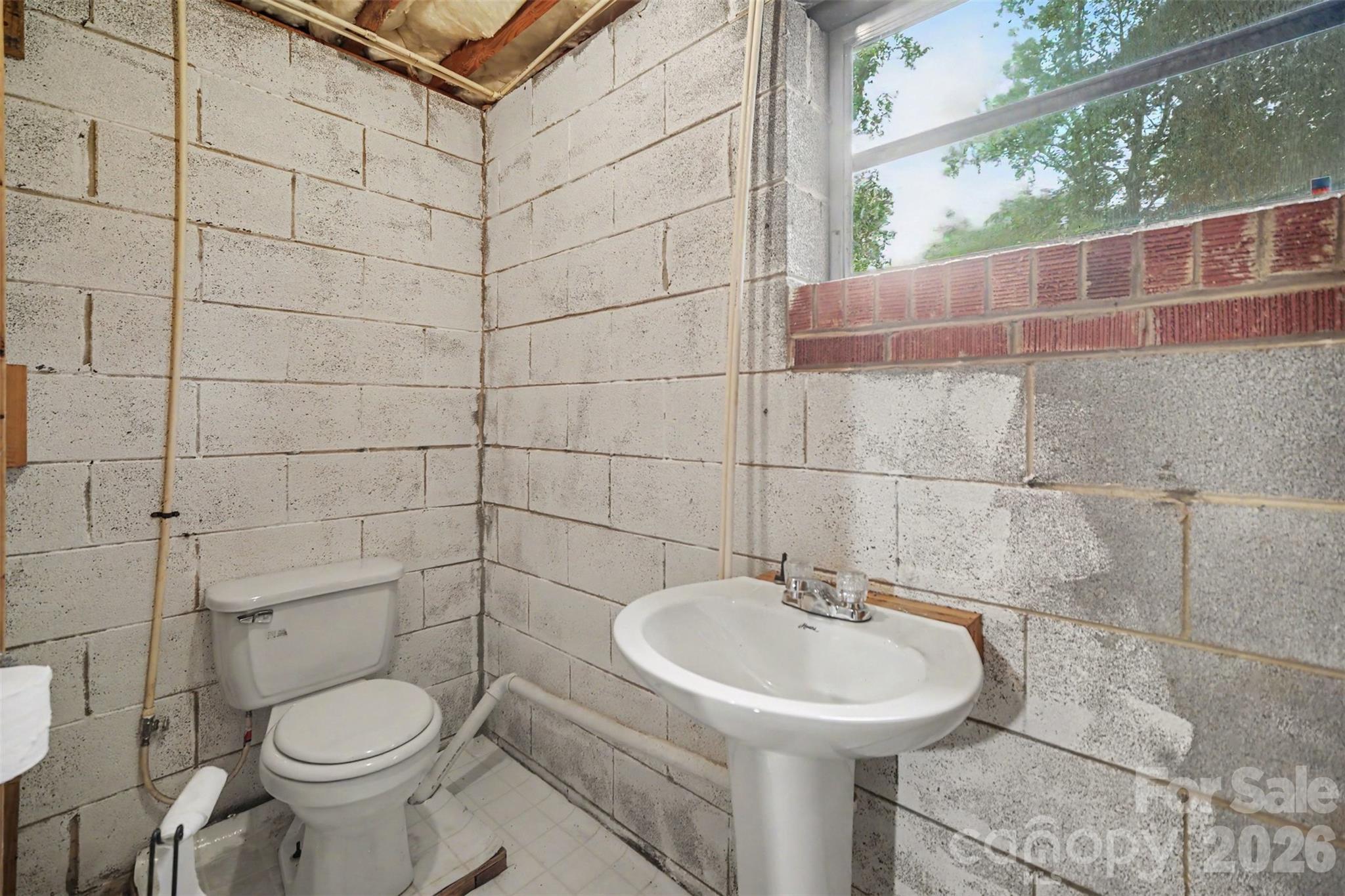 Single Family Residence at 1308 E Stagecoach Trail, Lawndale, photo 21 of 30
