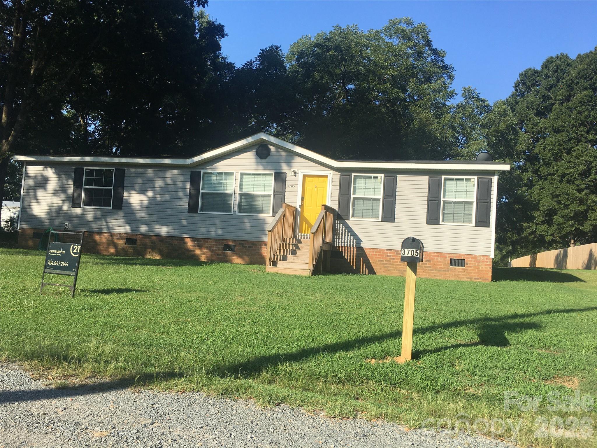 Front View of 3705 Avondale - 3705 Avondale Lane, Monroe
