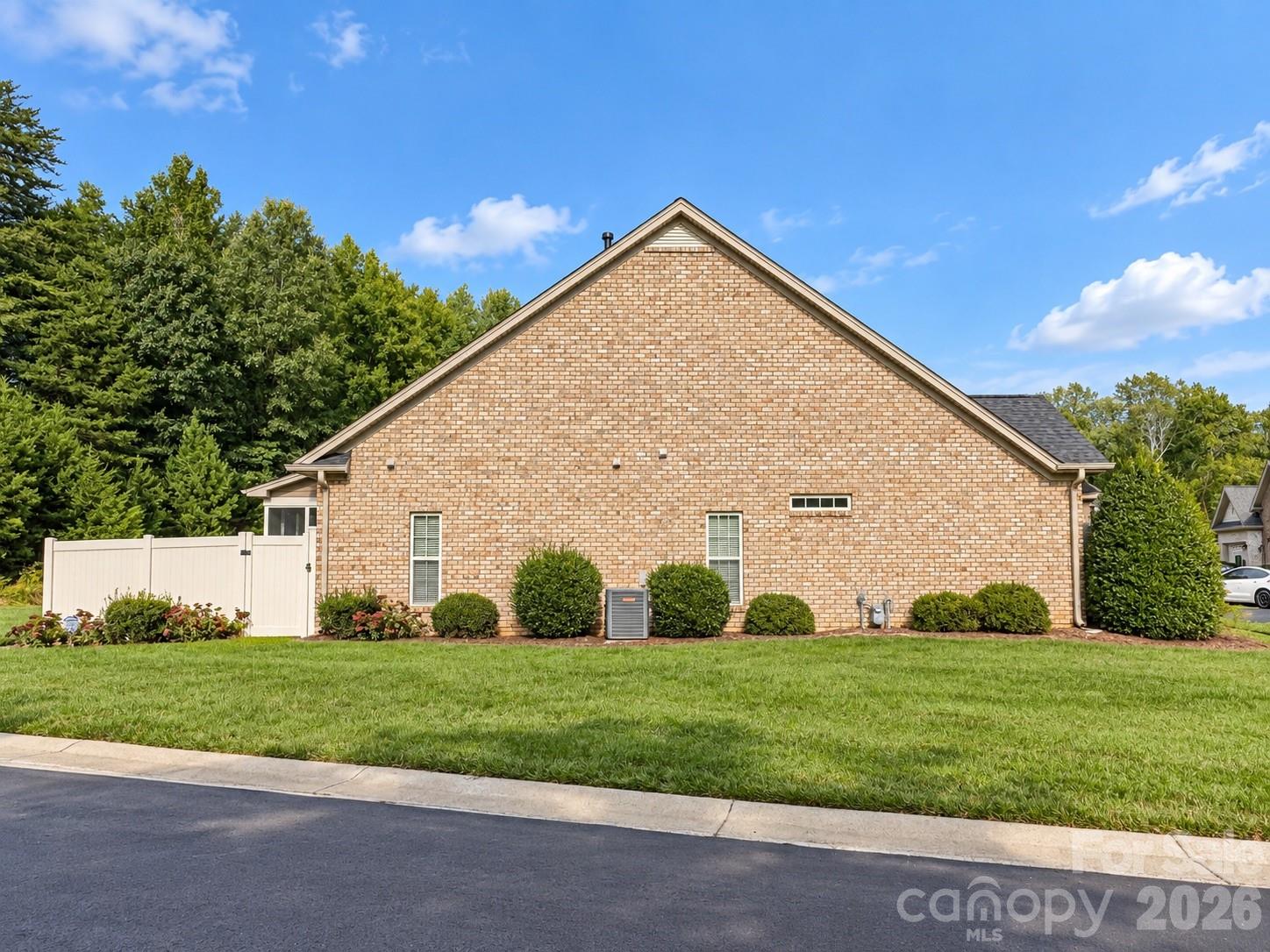 Townhouse at 416 Collingswood Drive, Winston Salem, photo 23 of 26