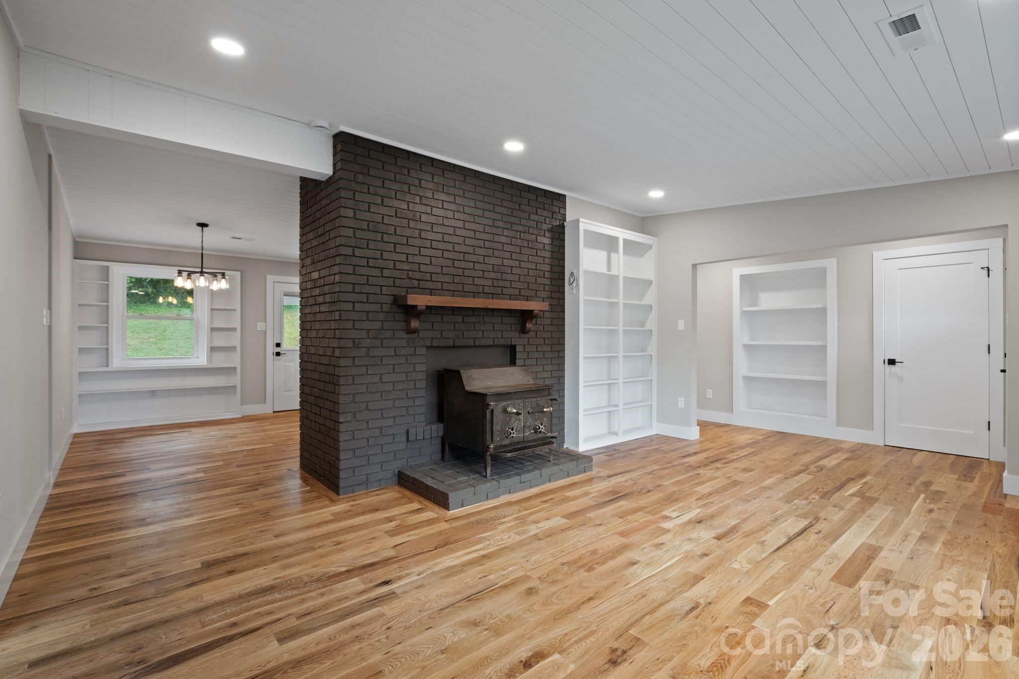 Single Family Residence at 65 Dogwood Grove, Asheville, photo 4 of 48