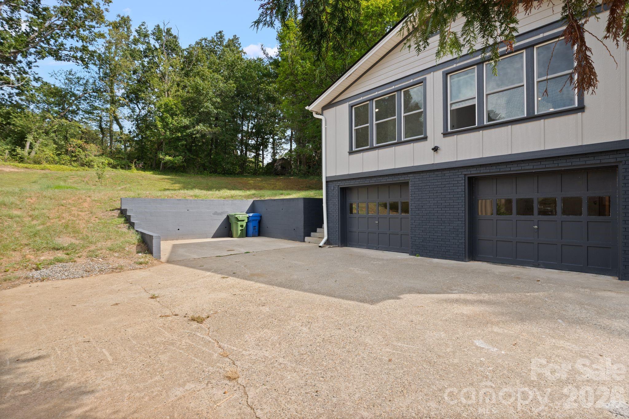 Single Family Residence at 65 Dogwood Grove, Asheville, photo 37 of 48