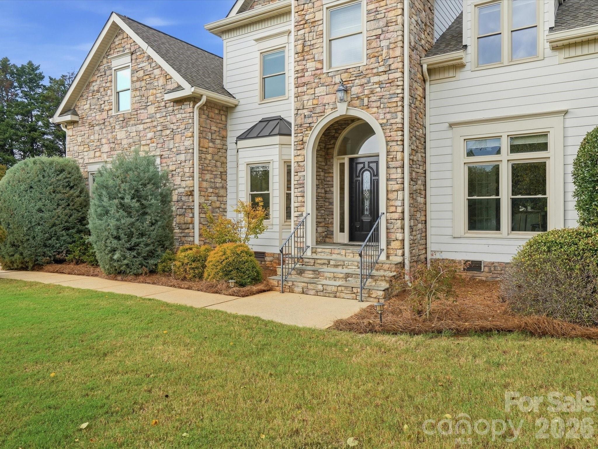 Single Family Residence at 123 Topsail Place, Mooresville, photo 3 of 48