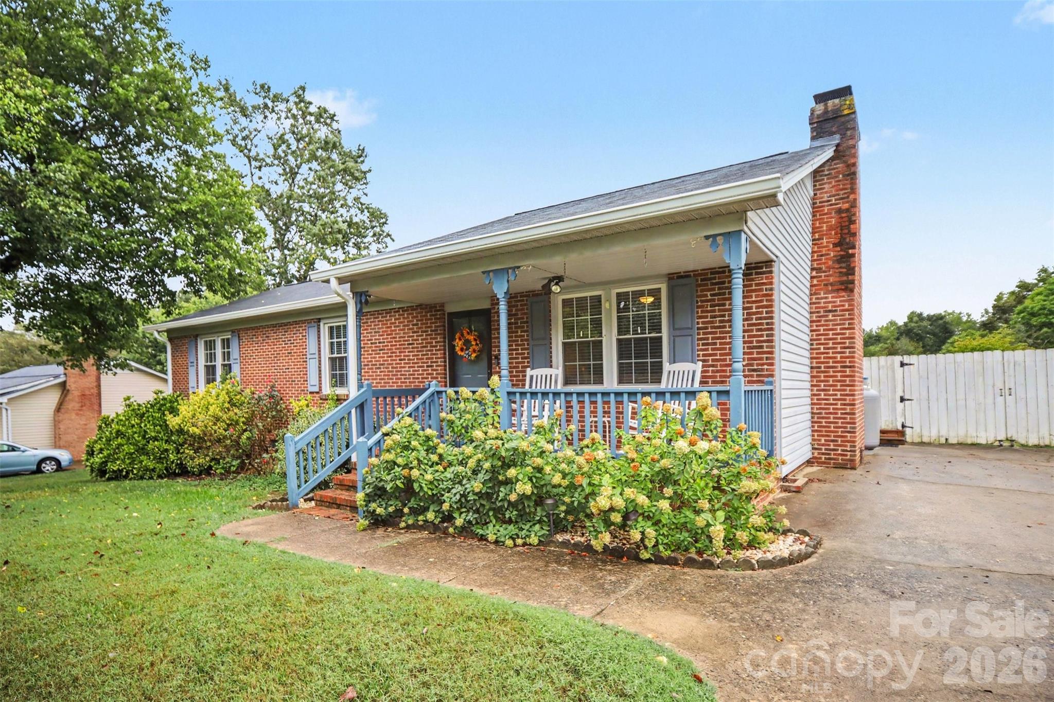 Single Family Residence at 205 Wrentree Lane, Gastonia, photo 4 of 21