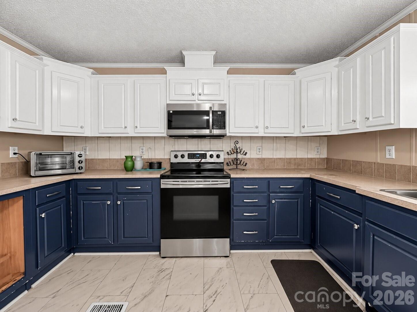 Single Family Residence at 34 Justin Lane, Cameron, photo 6 of 27